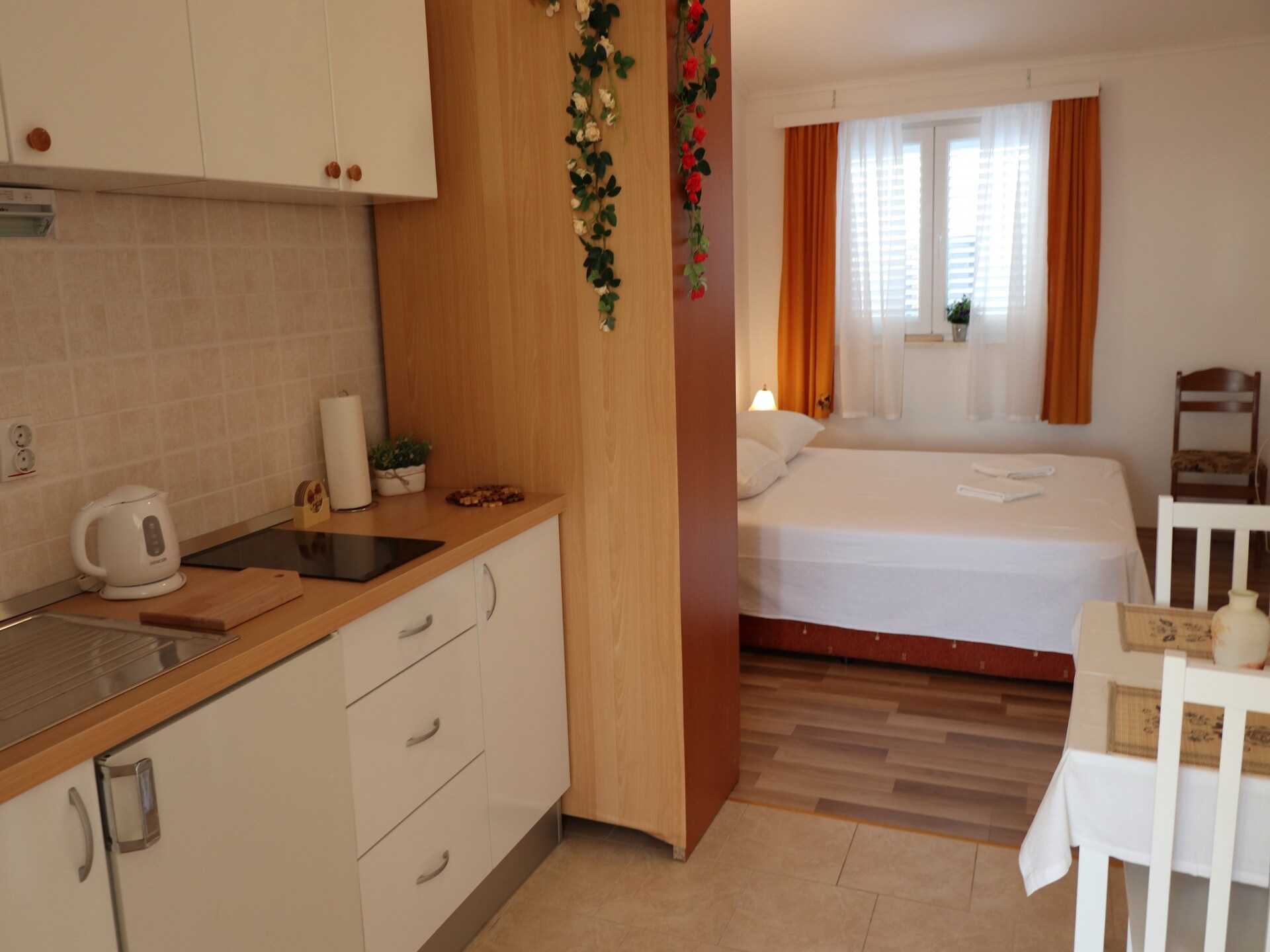 Knusse studio met zeezichtterras op 200 meter van strand in Drače - foto 5
