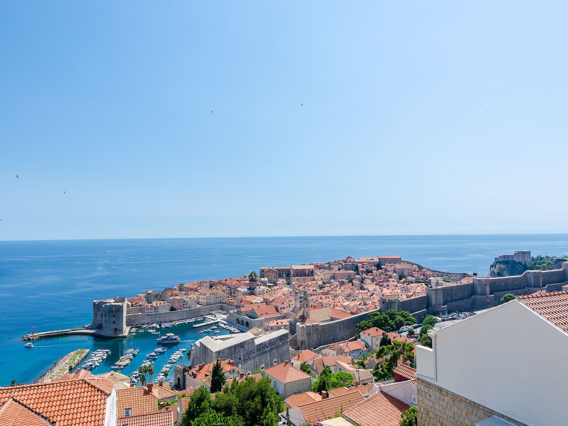 Comfortabel driekamerappartement met balkon, zeezicht en jacuzzi nabij Old Town Dubrovnik - foto 12