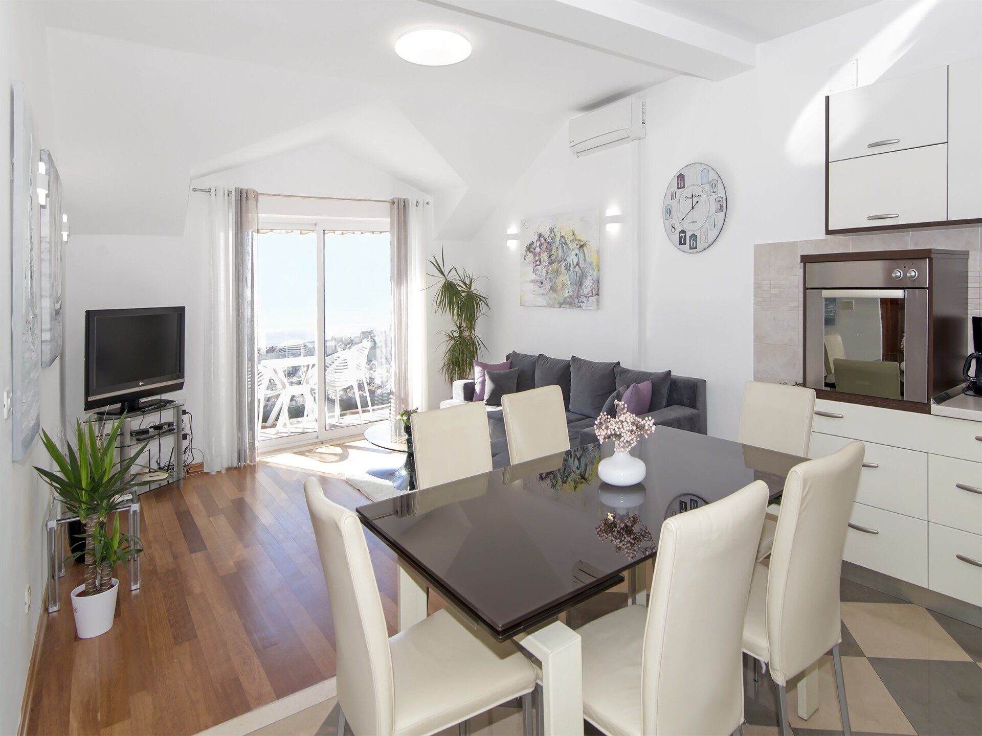 Comfortabel driekamerappartement met balkon, zeezicht en jacuzzi nabij Old Town Dubrovnik - foto 2
