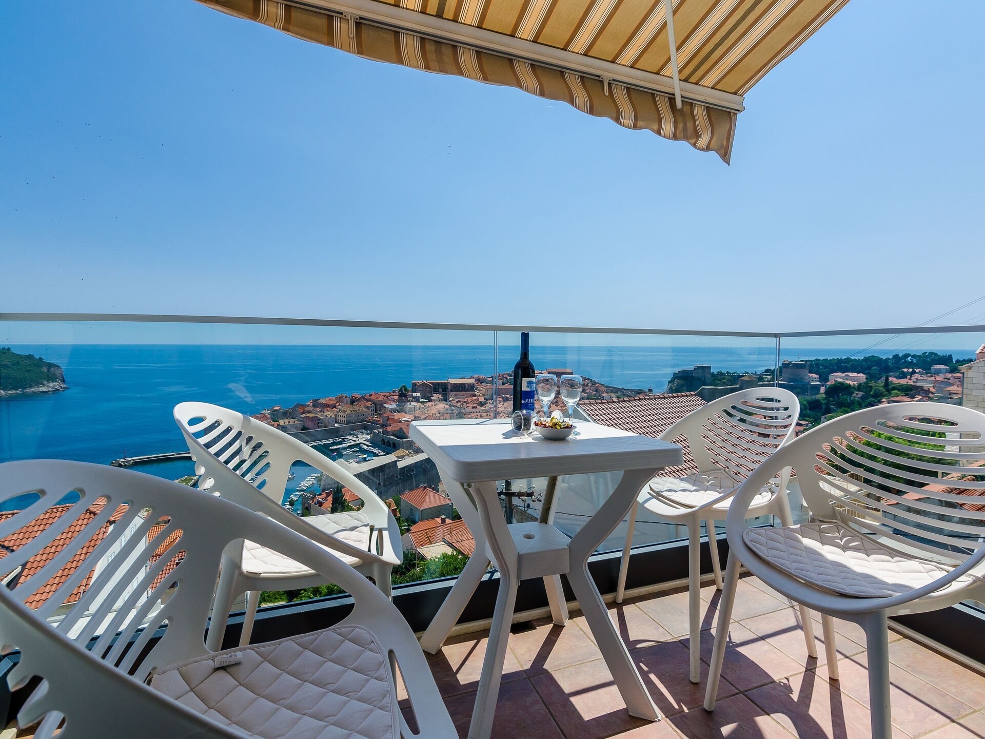 Comfortabel driekamerappartement met balkon, zeezicht en jacuzzi nabij Old Town Dubrovnik - foto 10
