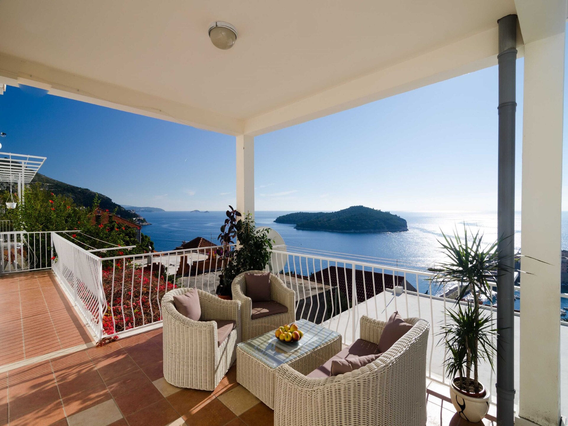 Luxe appartement met zeezicht en terras nabij de oude stad van Dubrovnik - foto 1