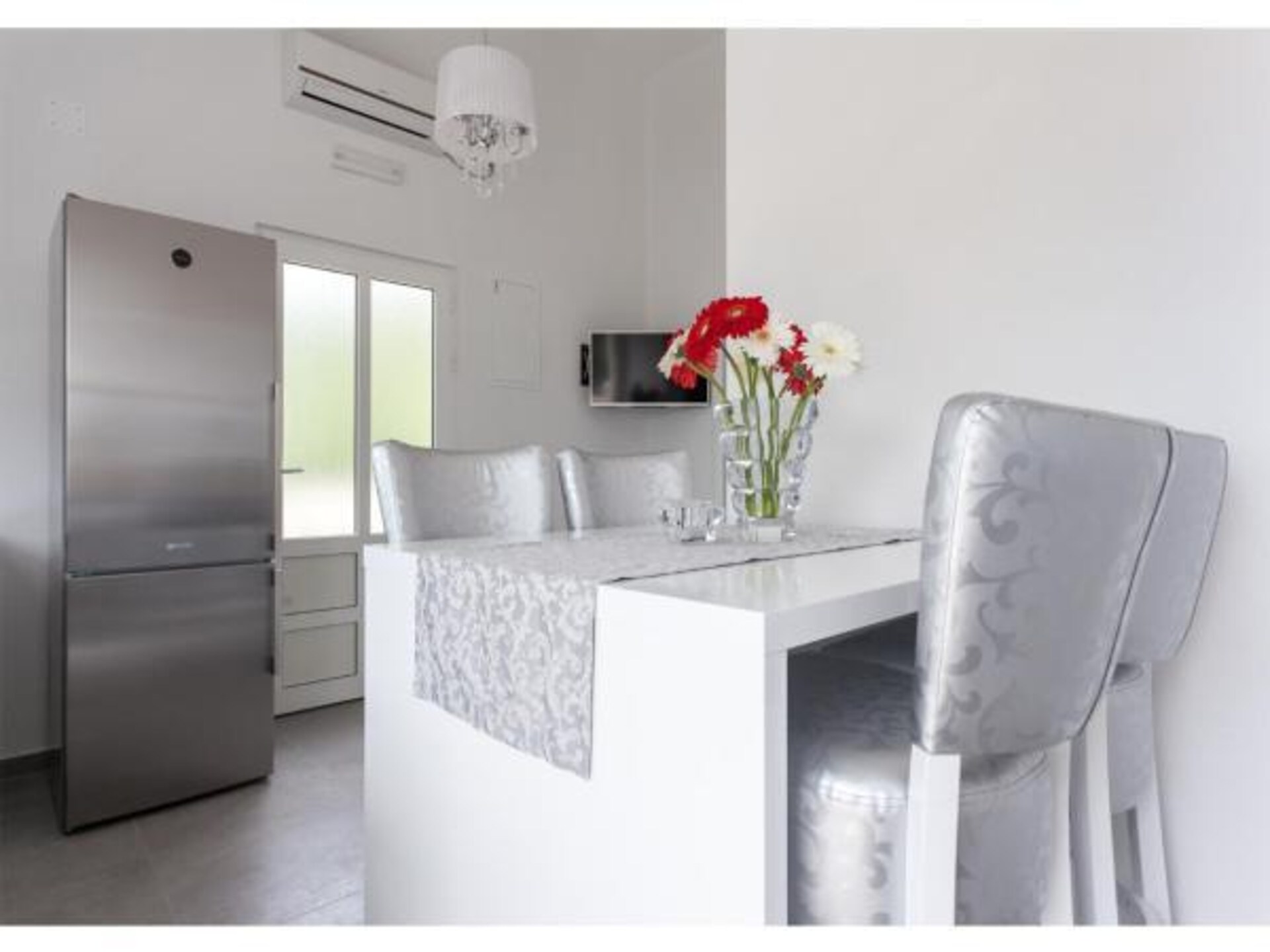 Tweekamerappartement met balkon en zeezicht in Potomje-Dingač, vlakbij het strand - foto 2