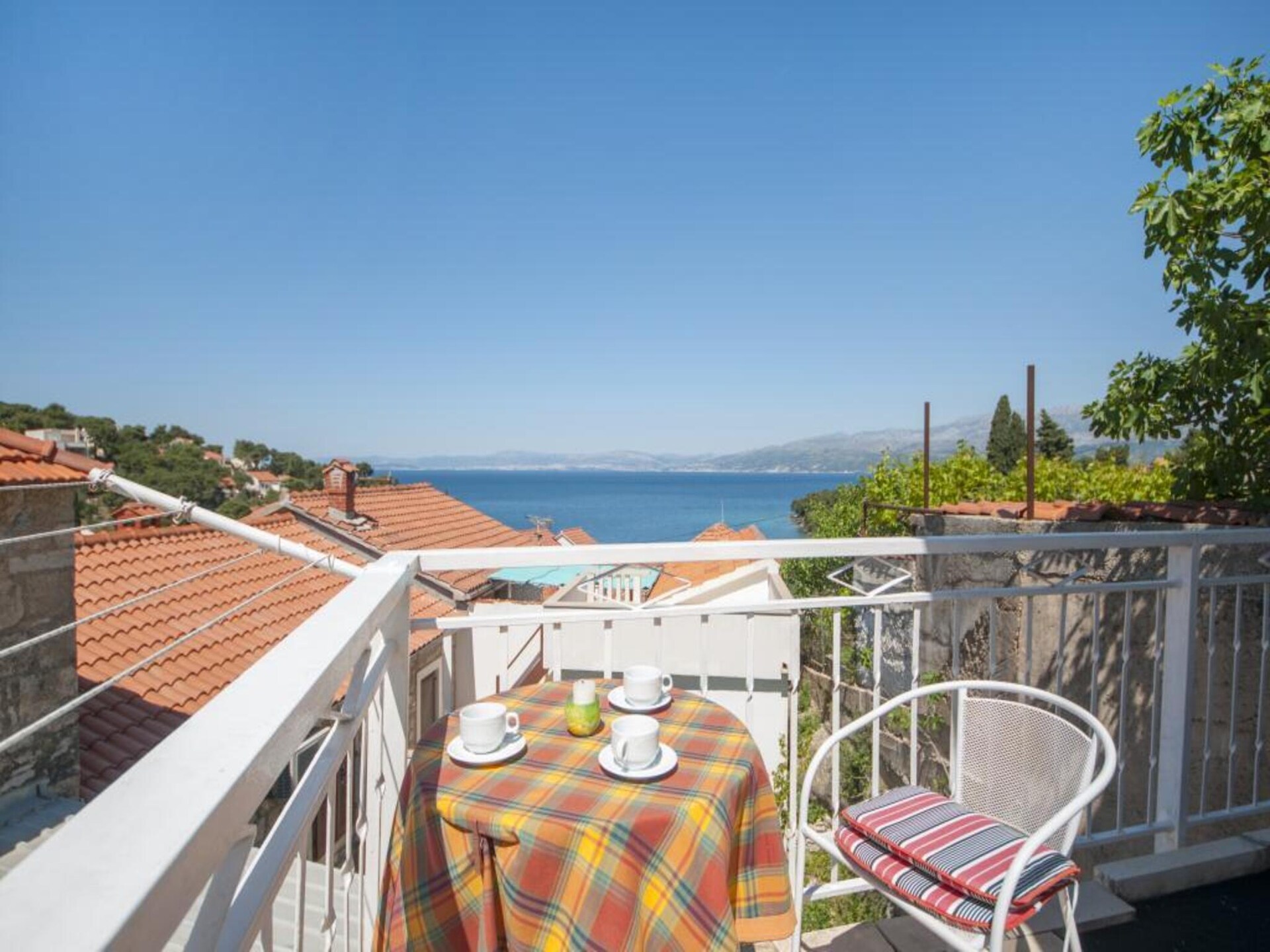 Appartement met zeezicht en terras op het rustige eiland Brač - foto 3