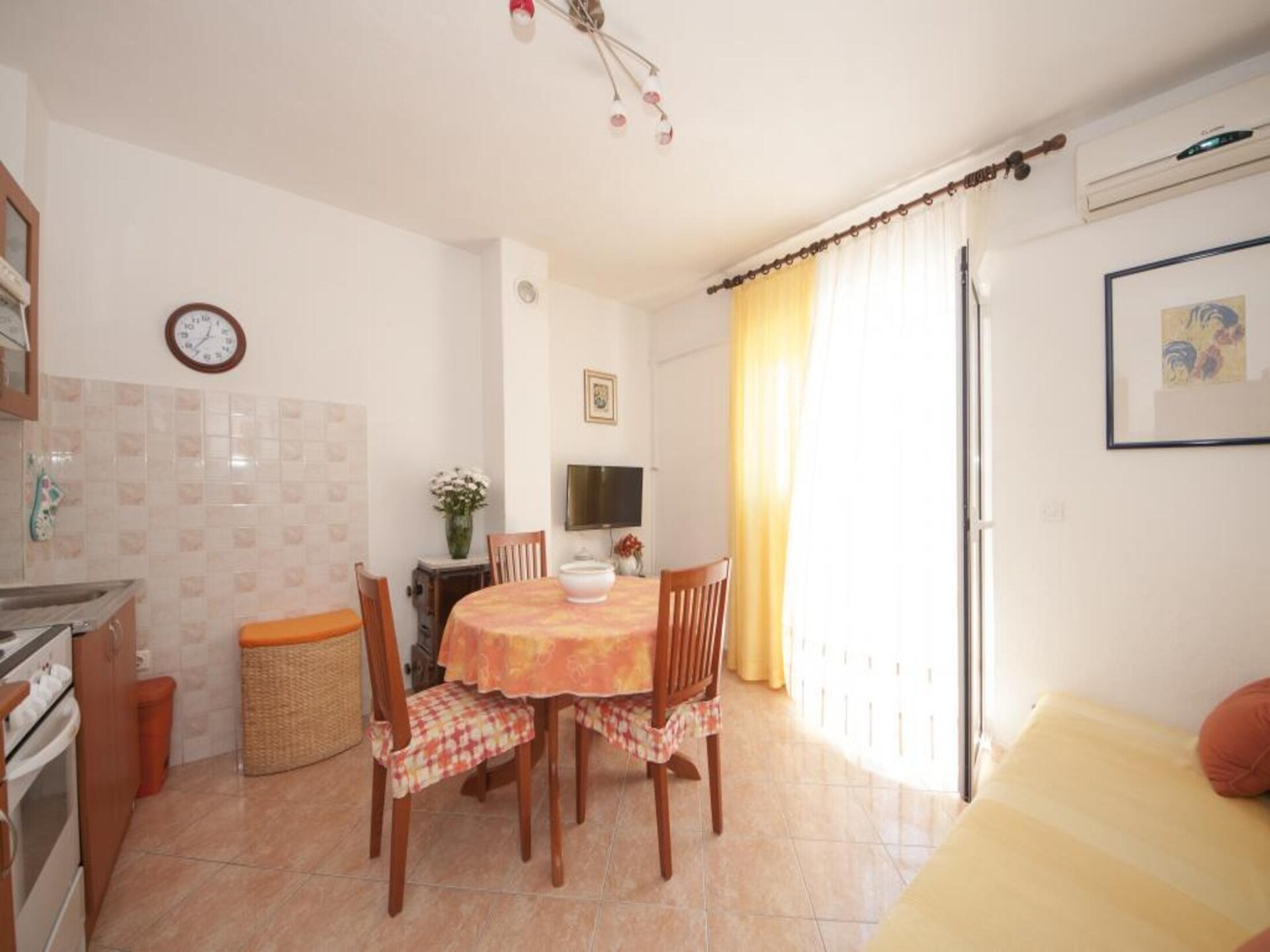 Appartement met balkon op 200 meter van zee op het eiland Brač - foto 2