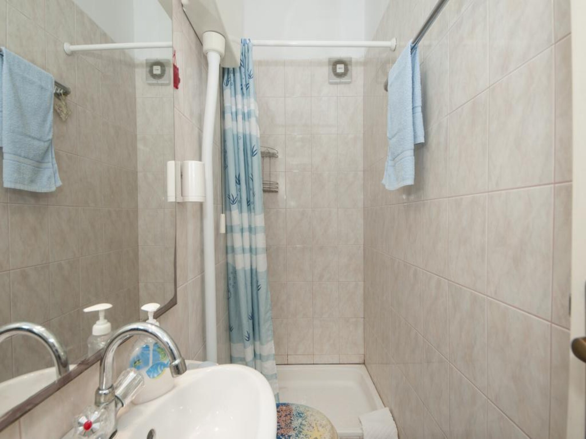 Rustiek appartement op Brač, 100m van zee met terras en uitzicht - foto 11