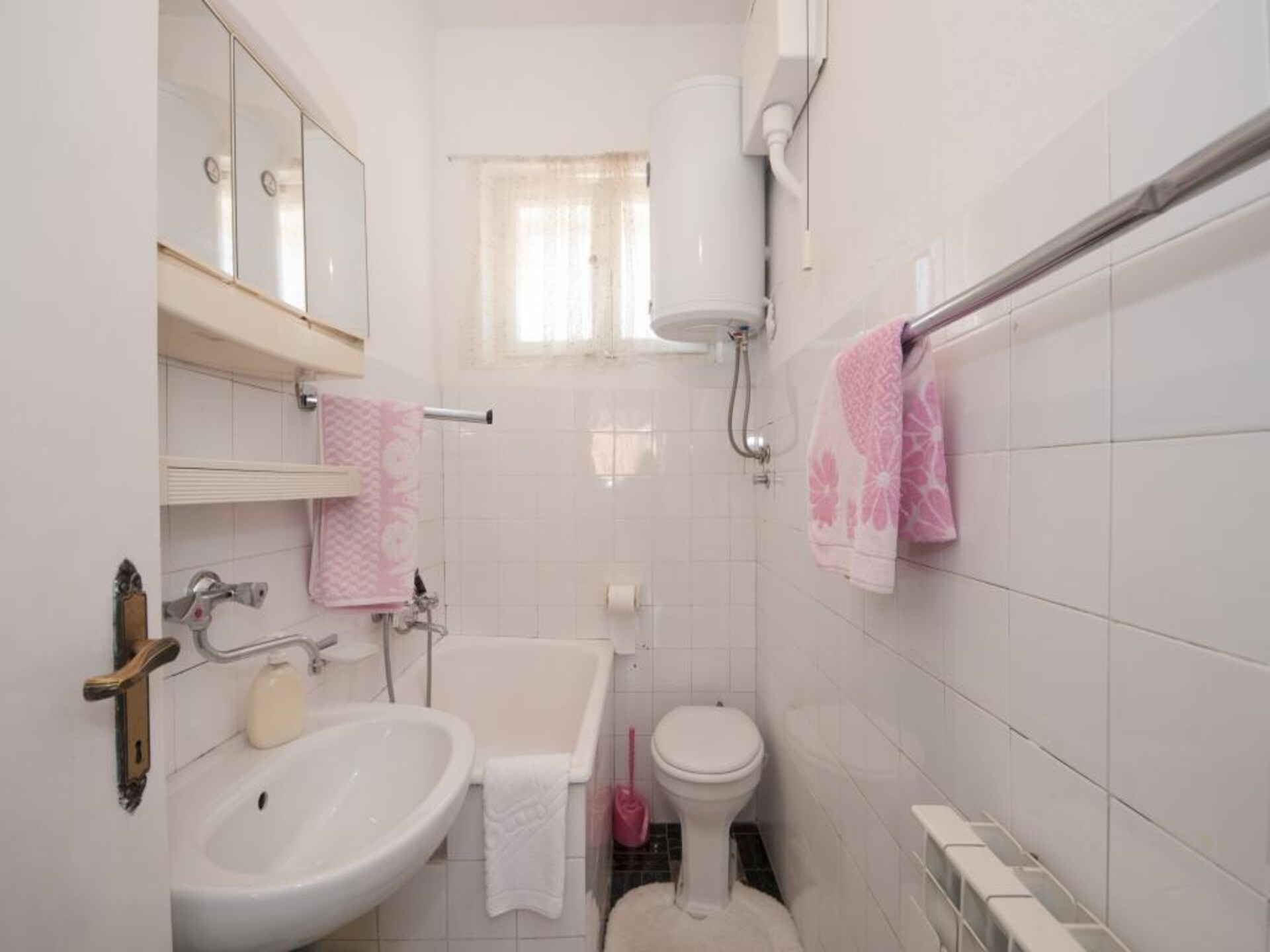 Rustiek appartement op Brač, 100m van zee met terras en uitzicht - foto 10