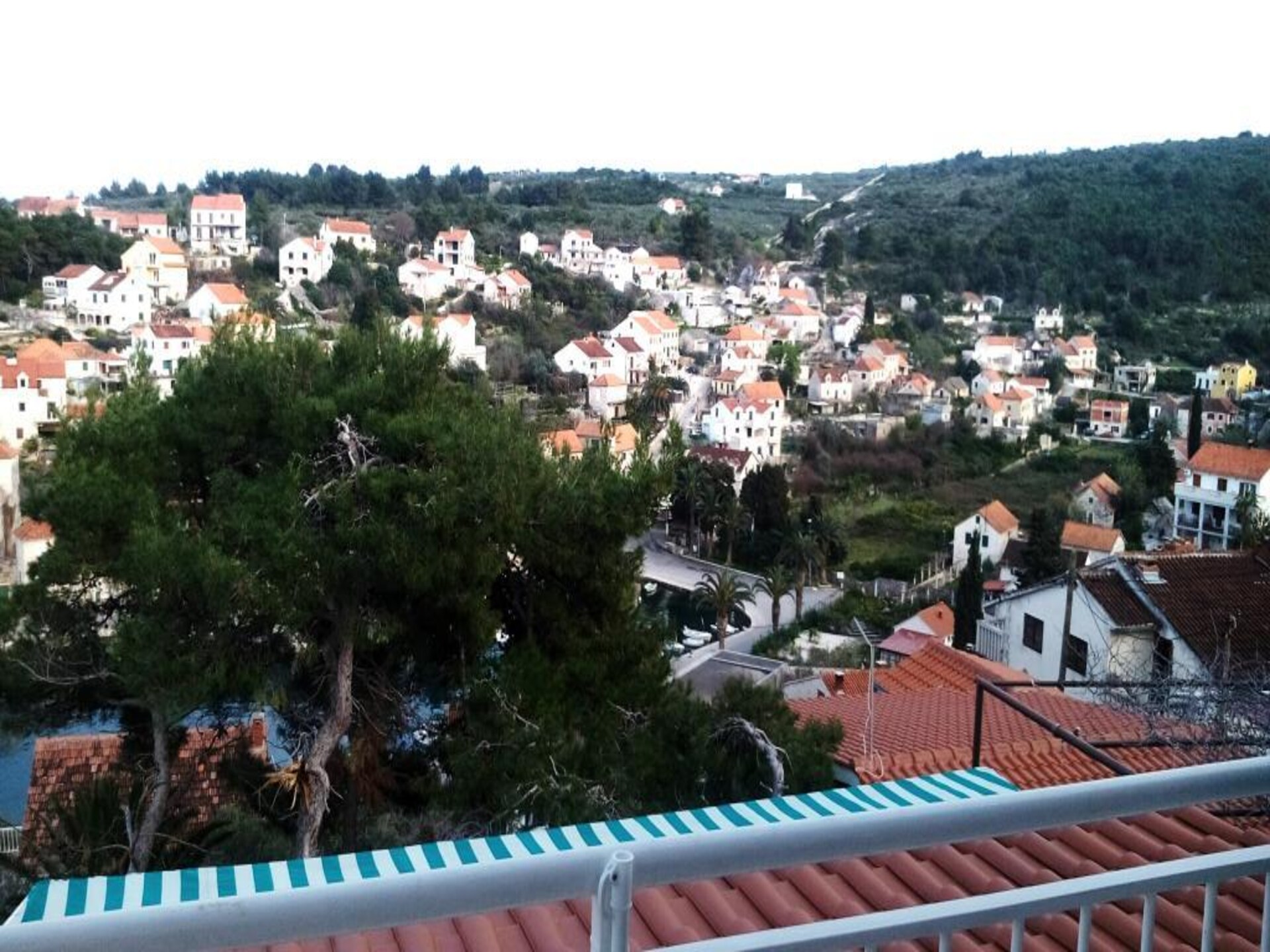 4-persoons appartement in Splitska met zeezicht en terras - foto 11
