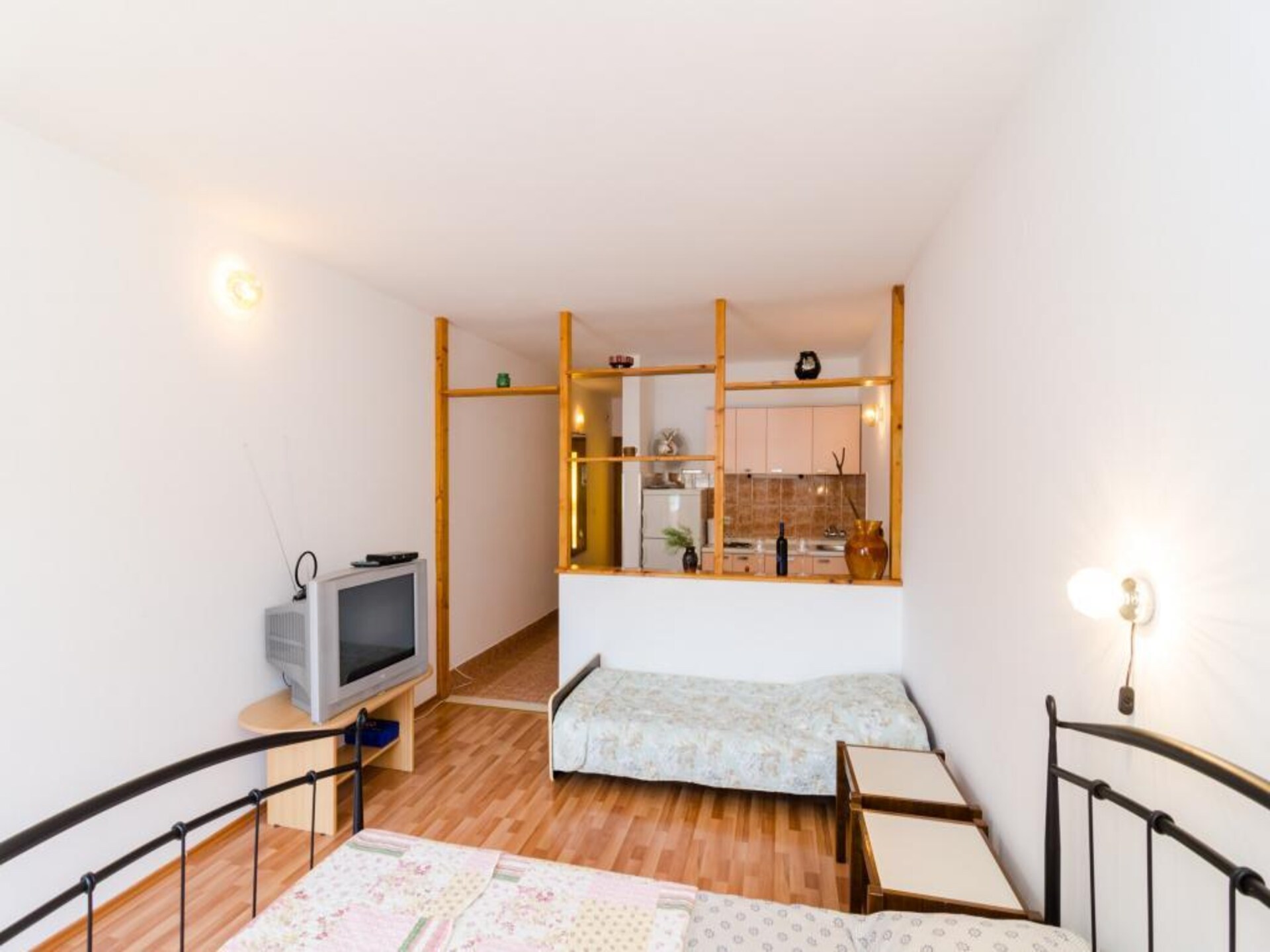 Licht studio-appartement met zeezicht in Trstenik - foto 13