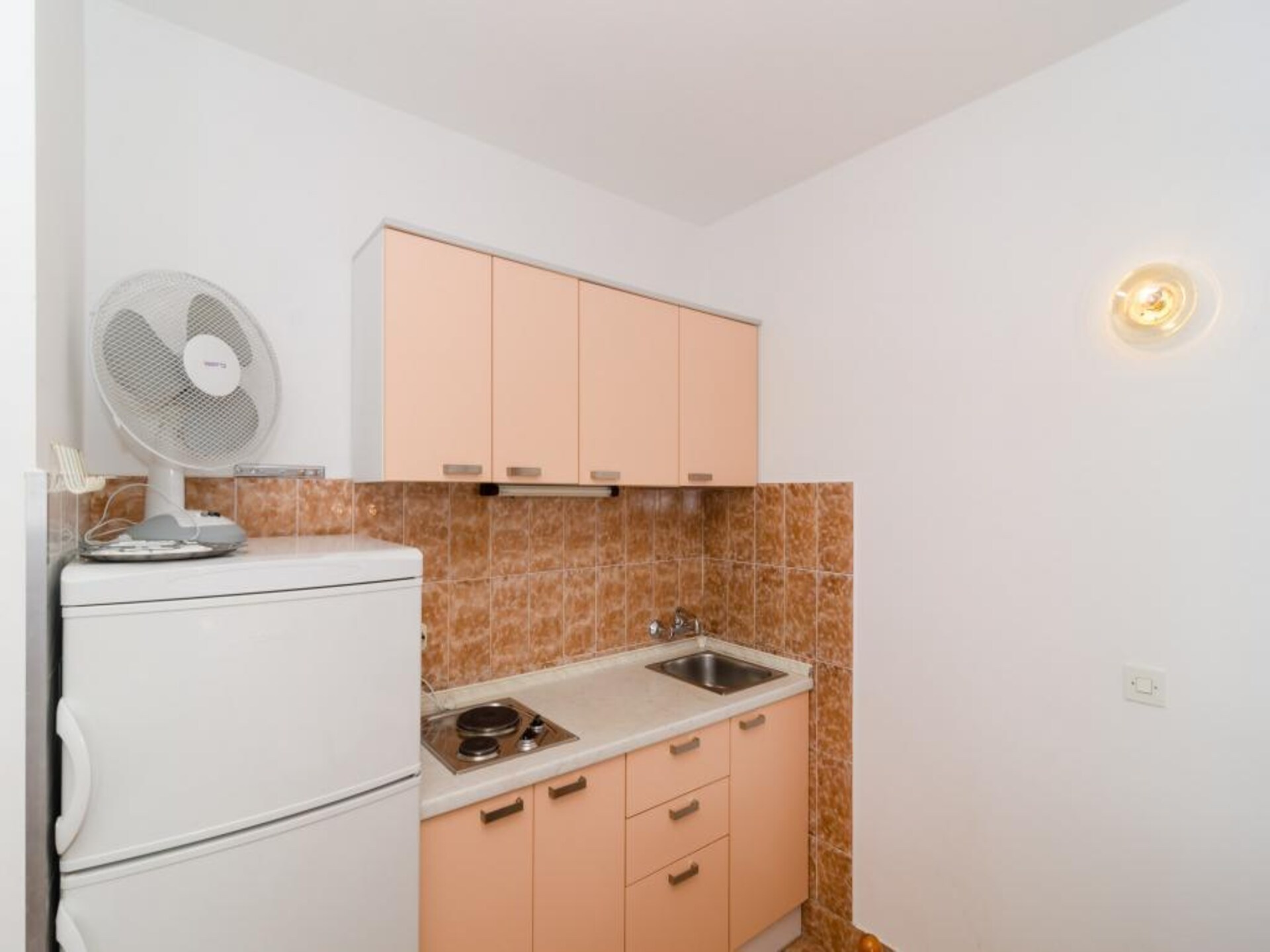 Licht studio-appartement met zeezicht in Trstenik - foto 4