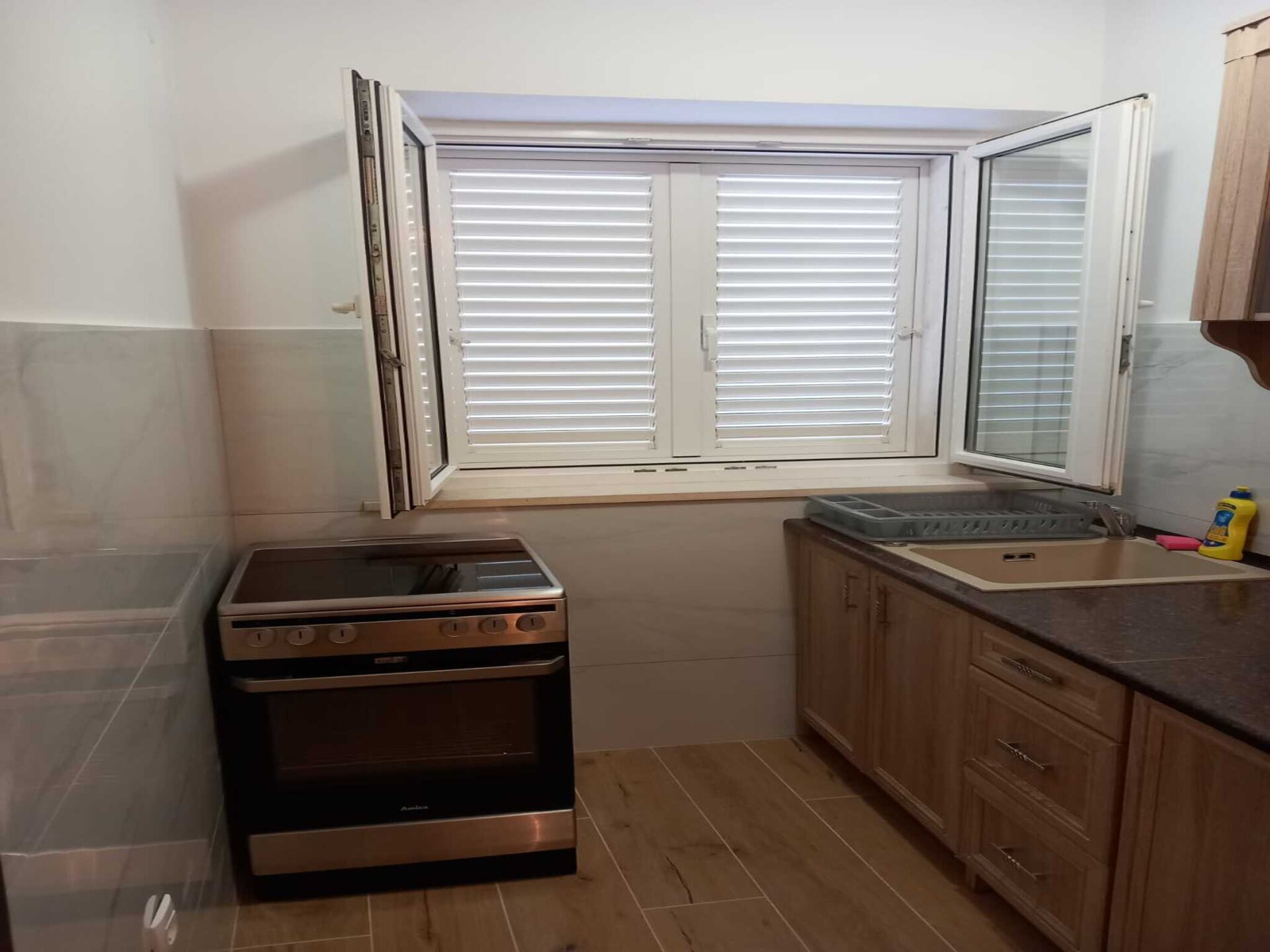 4-persoons appartement in Pucisca met tuin en terras - foto 3