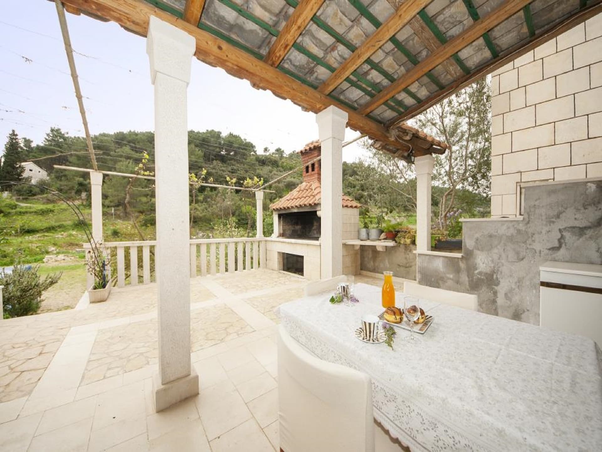 4-persoons appartement met terras in Pucisca, Brac - foto 8