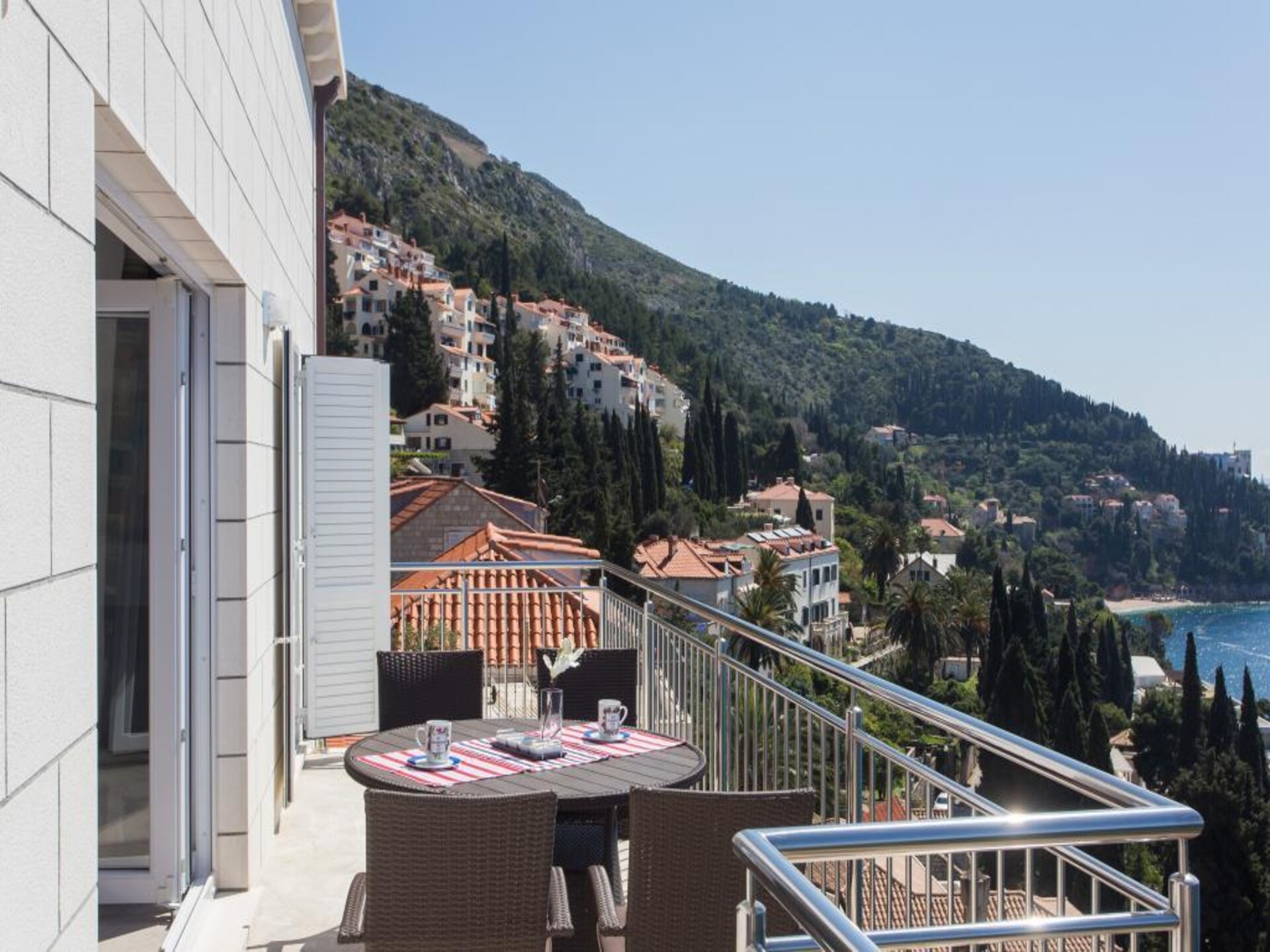 Driekamerappartement met balkon en uitzicht op zee en de oude stad - foto 11