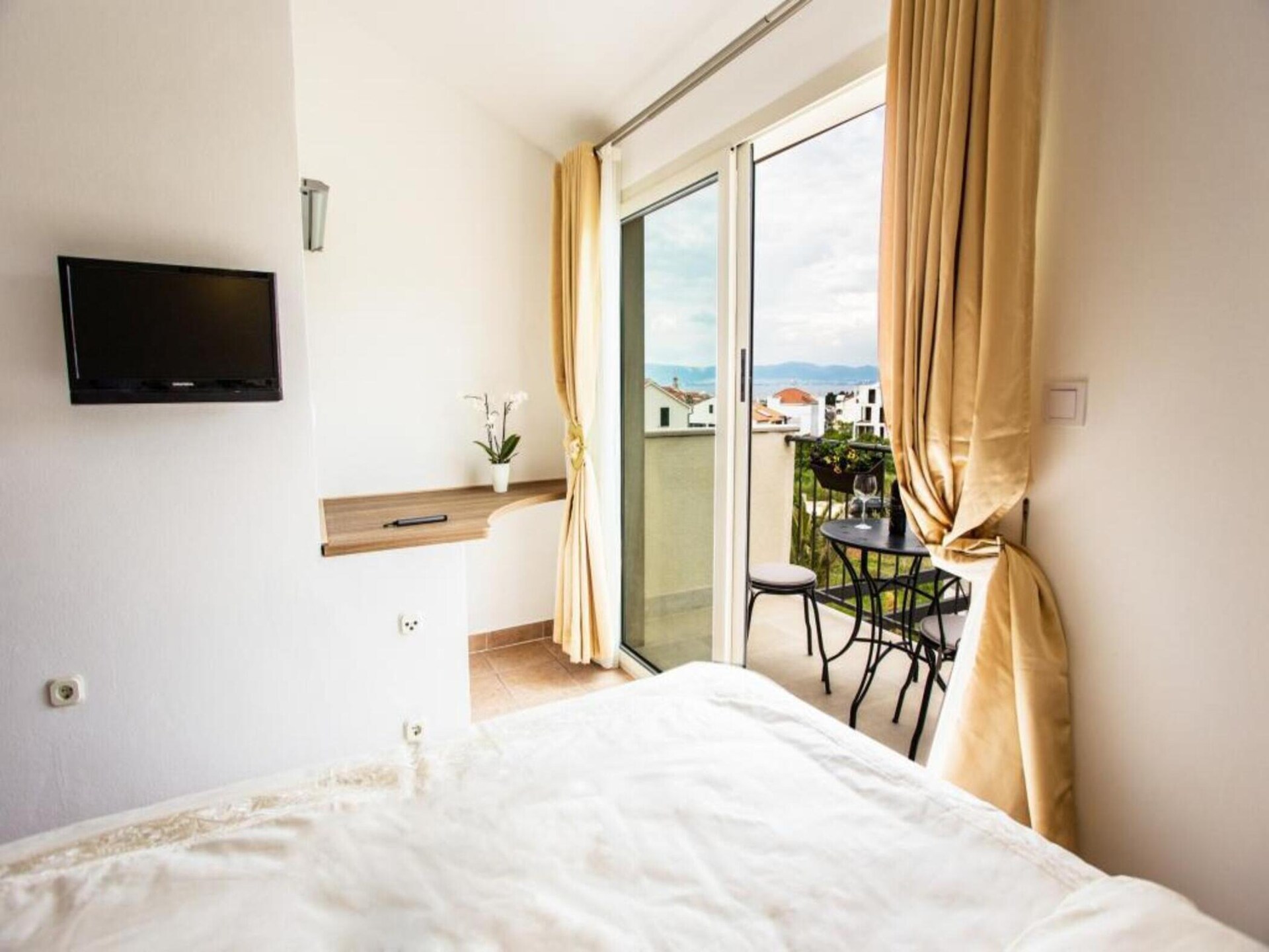 Luxe duplex villa met privézwembad en zeezicht op het eiland Brač - foto 16