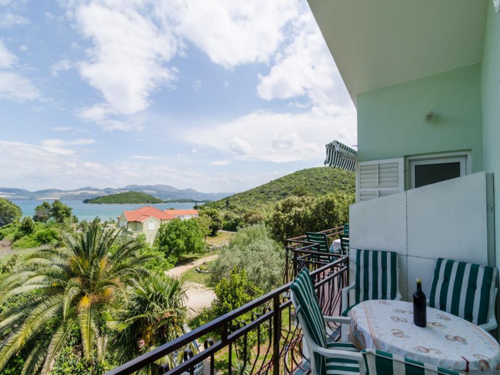 4-persoons appartement in Drace direct aan het strand - foto 1