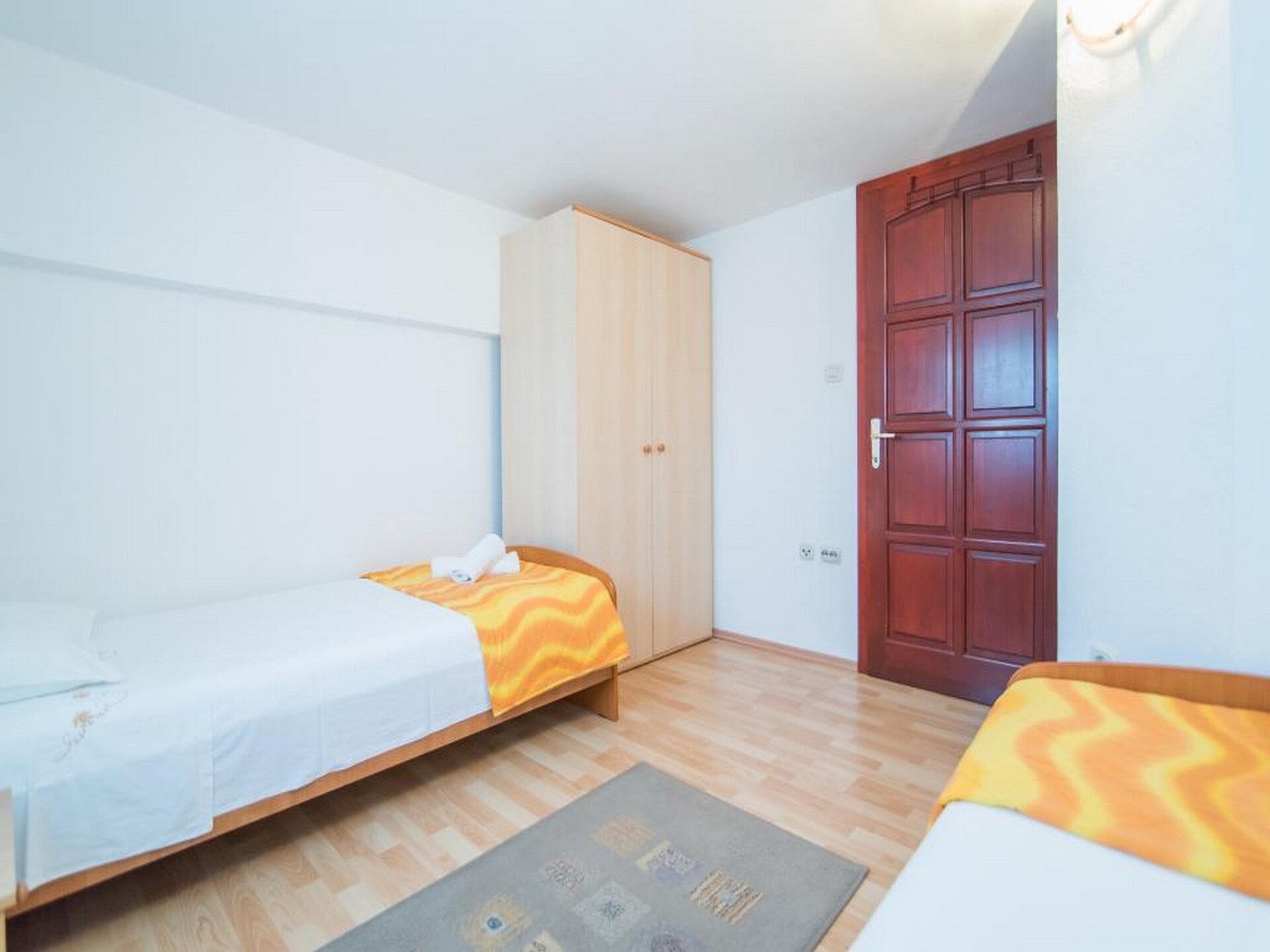 Aan het strand: Ruim appartement met terras in Postira - foto 7