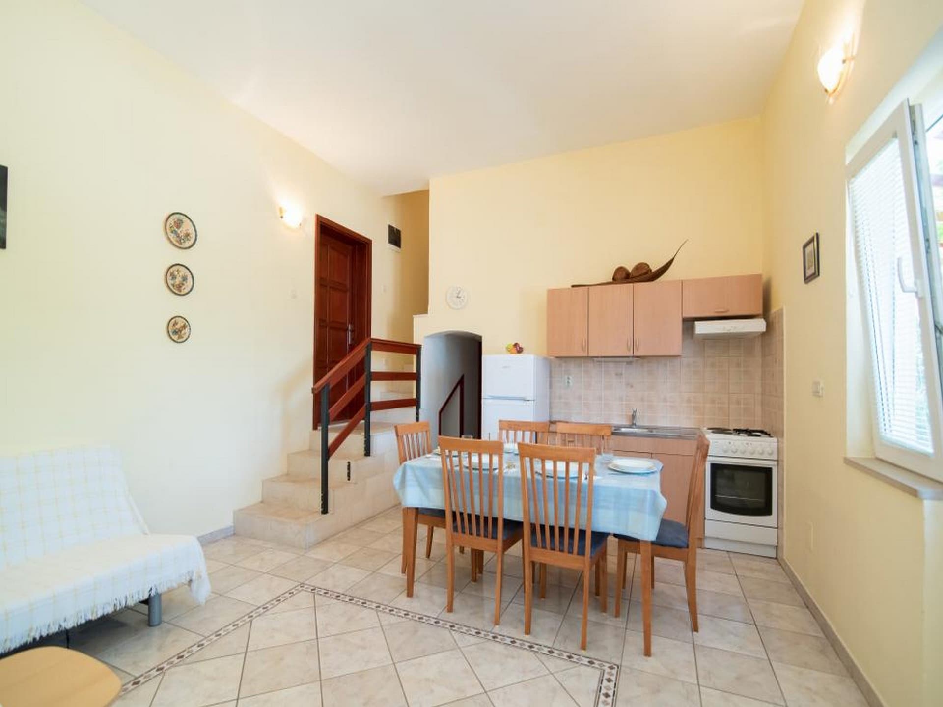 Aan het strand: Ruim appartement met terras in Postira - foto 4