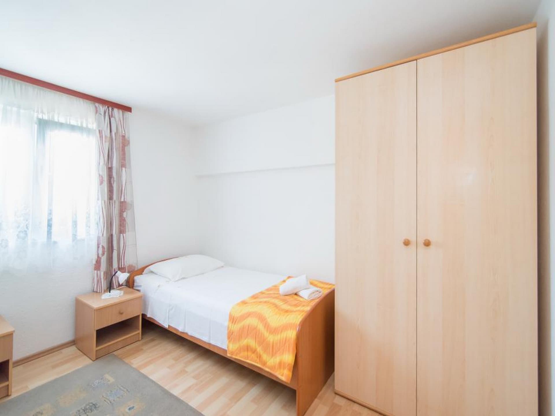 Aan het strand: Ruim appartement met terras in Postira - foto 9