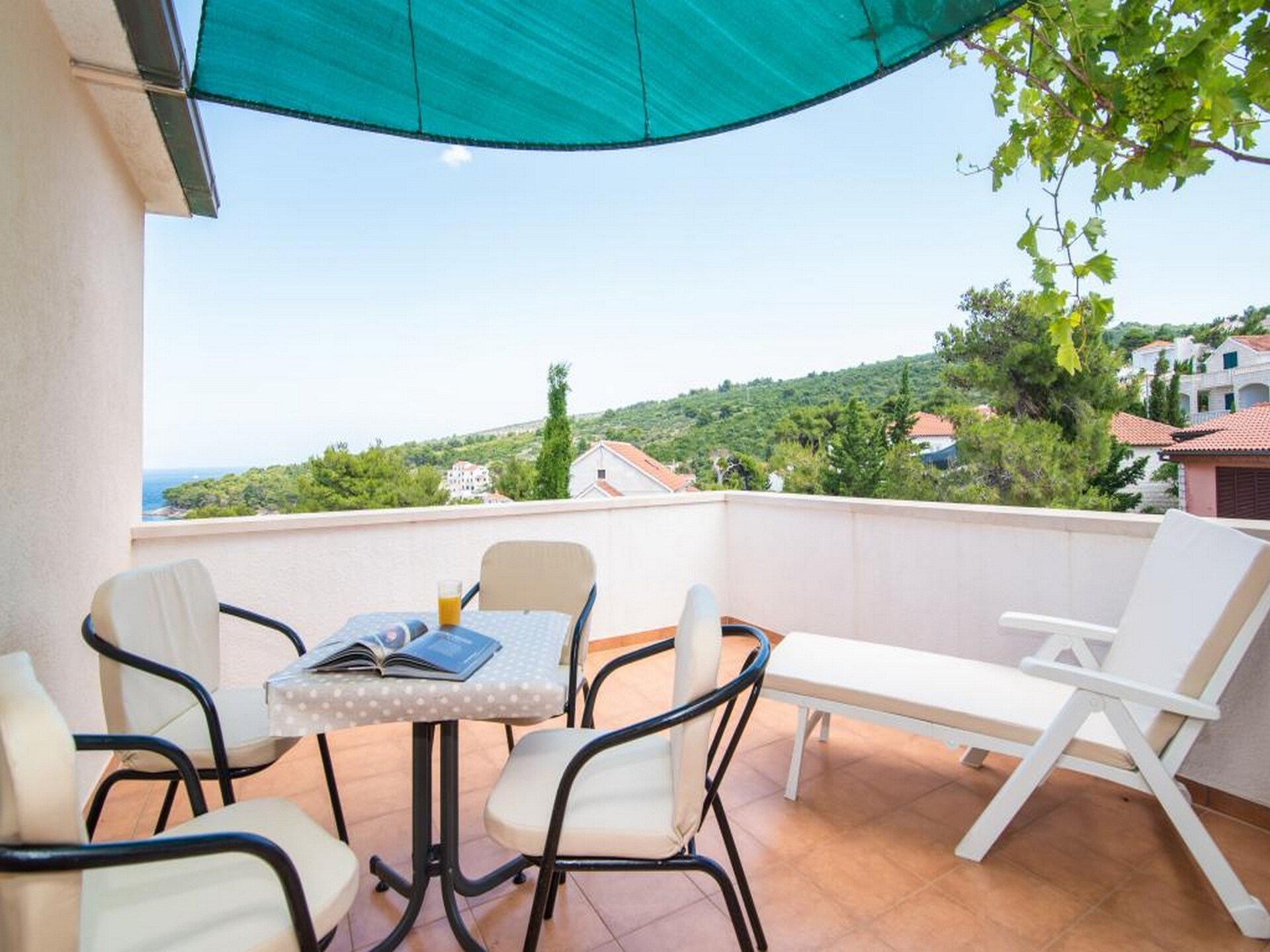 Aan het strand: Rustgevend appartement in Postira op Brac - foto 1