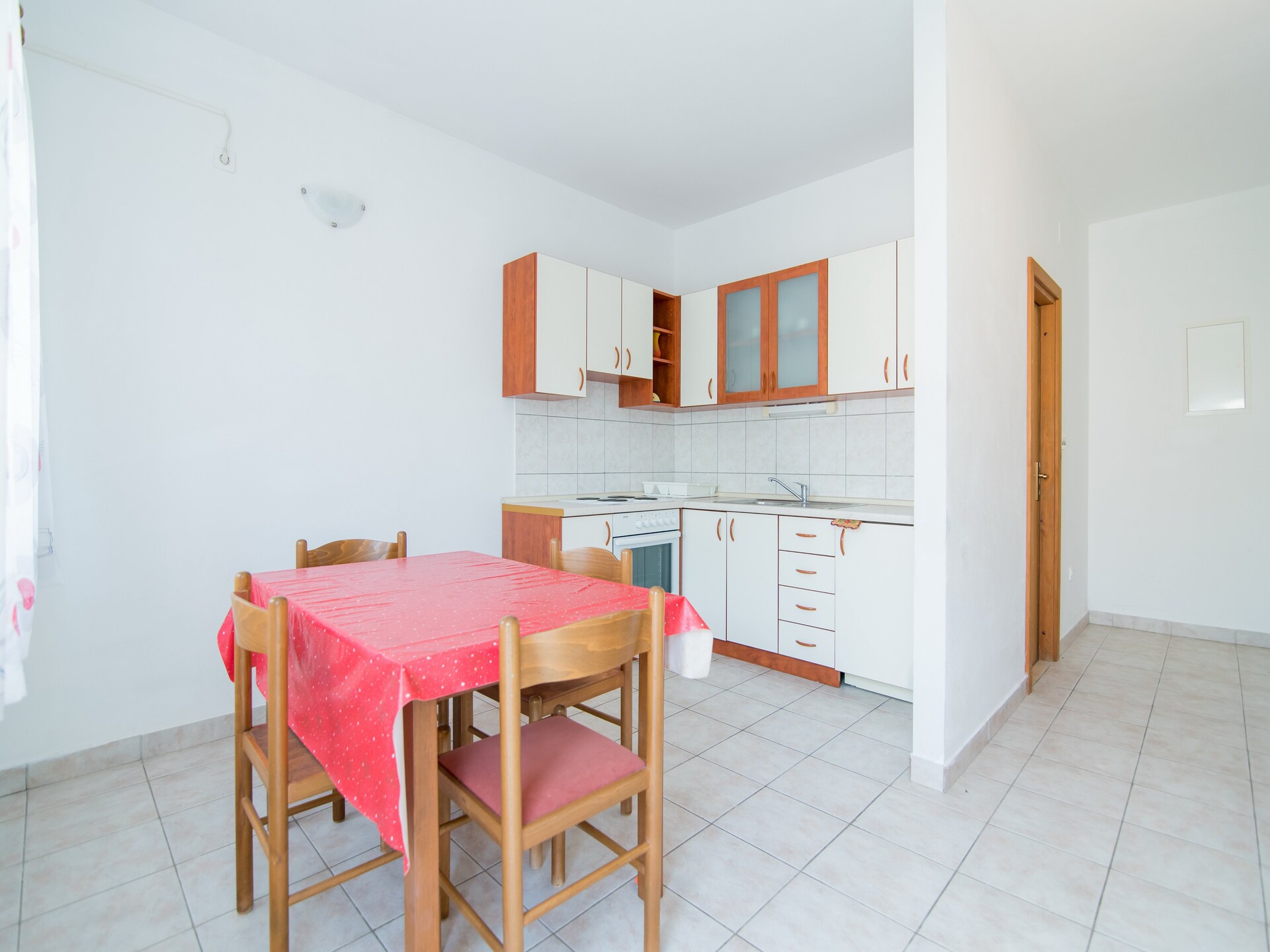 Rustiek appartement met zeezicht en terras op 100m van het strand in Selca, Brač - foto 1