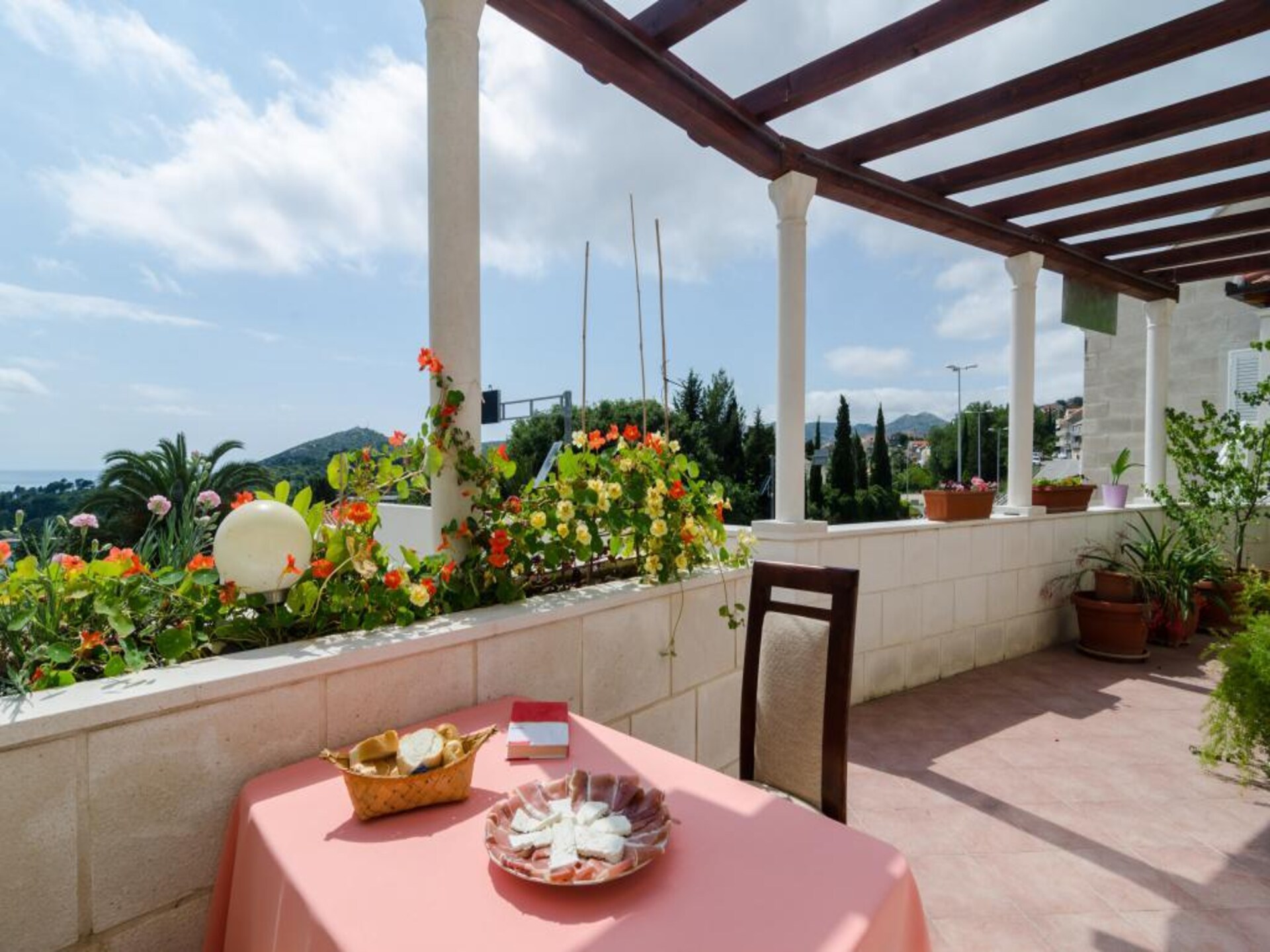 Comfortabel appartement met terras in Mlini, vlakbij strand en Dubrovnik - foto 1