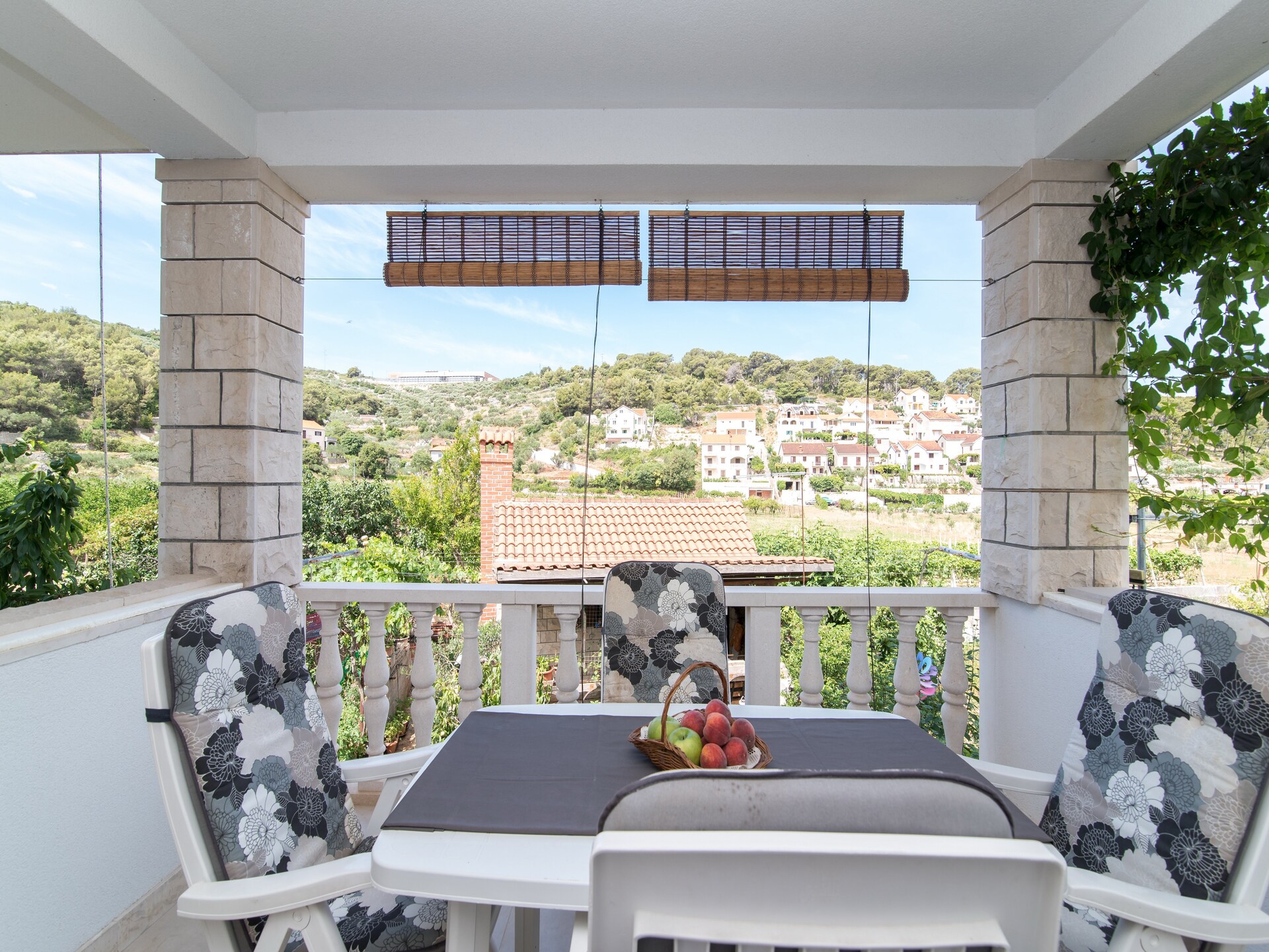 Comfortabel appartement met terras in hartje Postira, 300m van het strand - foto 18