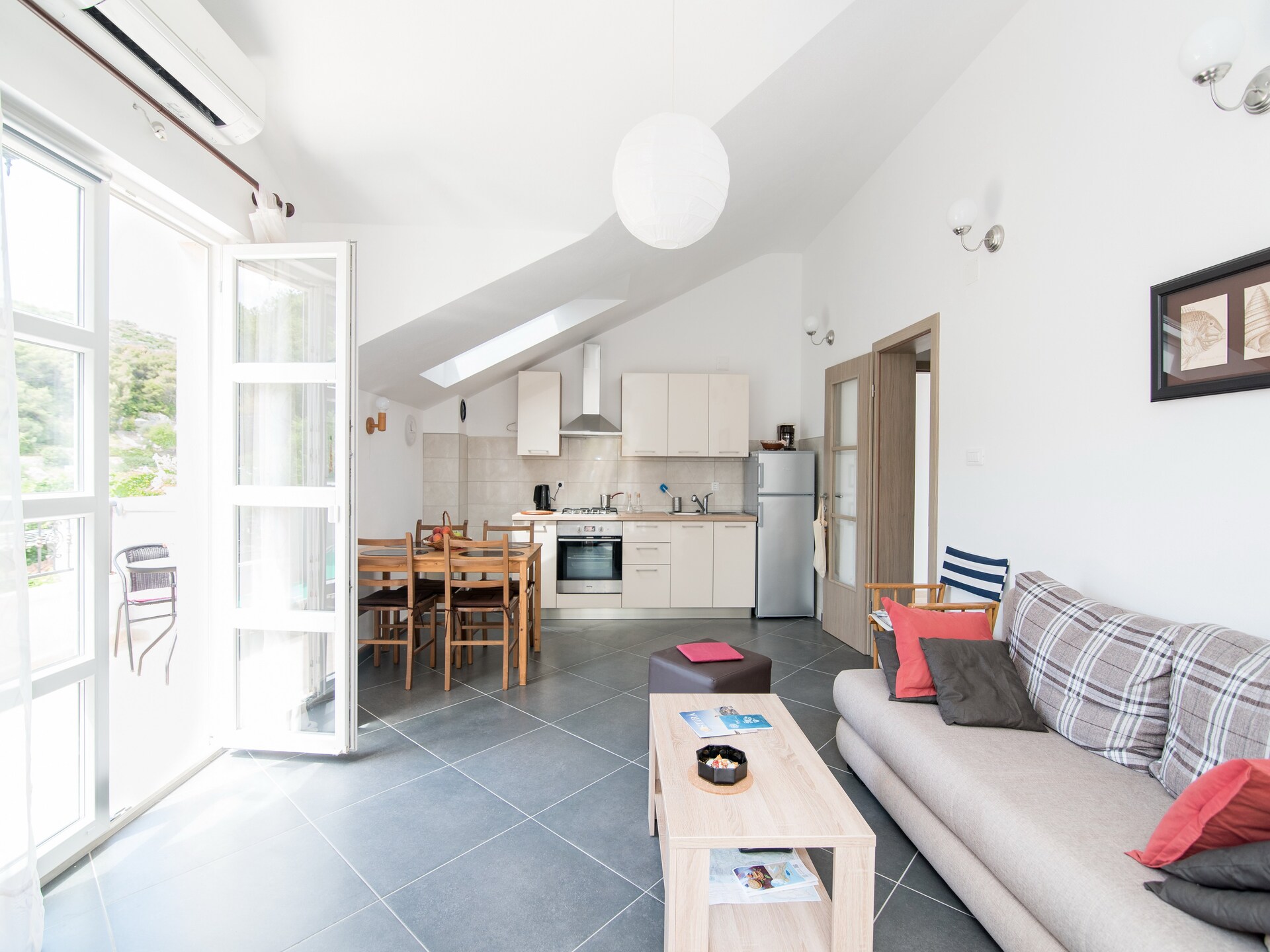 Op 300 m van het strand: Comfortabel appartement in Postira - foto 3