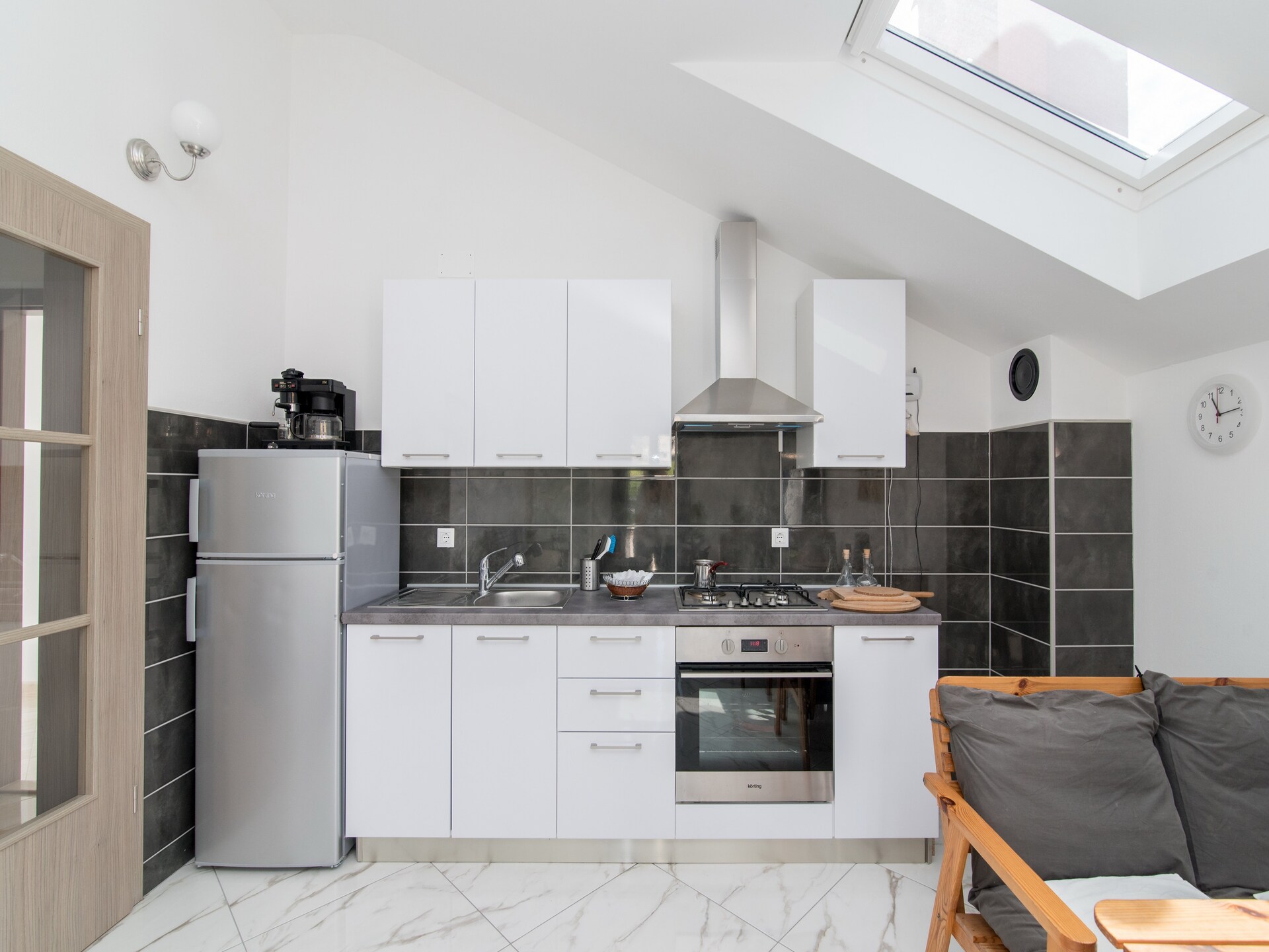 Rustiek appartement met tuinzicht op 300m van zee in Postira, Brač - foto 11