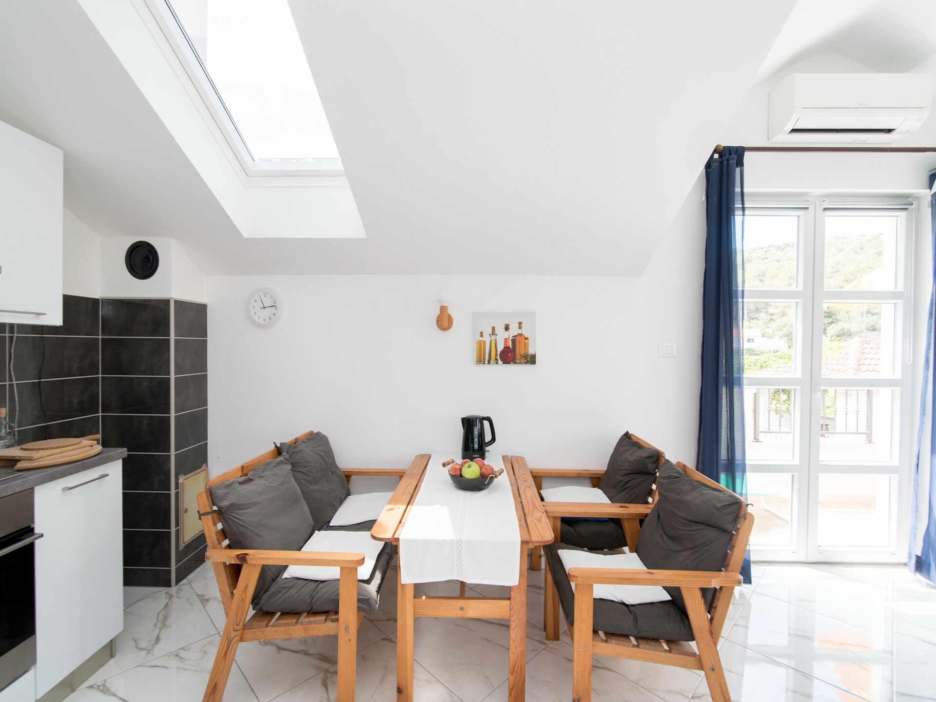 Rustiek appartement met tuinzicht op 300m van zee in Postira, Brač - foto 10