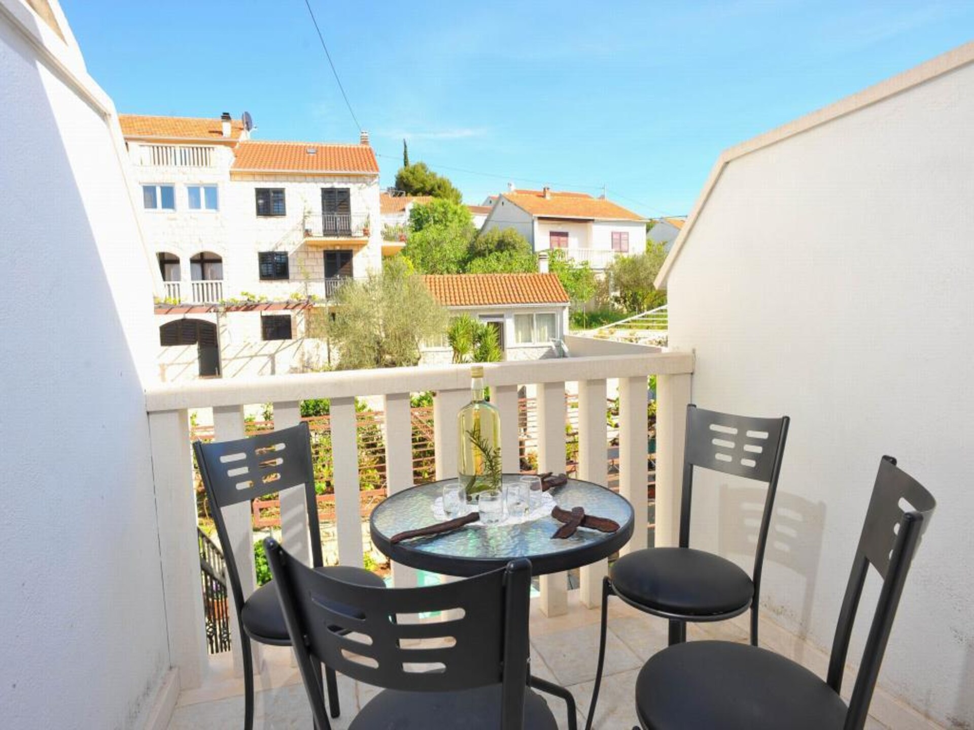 Appartement met balkon en tuinzicht op 200 meter van het strand in Sutivan - foto 9
