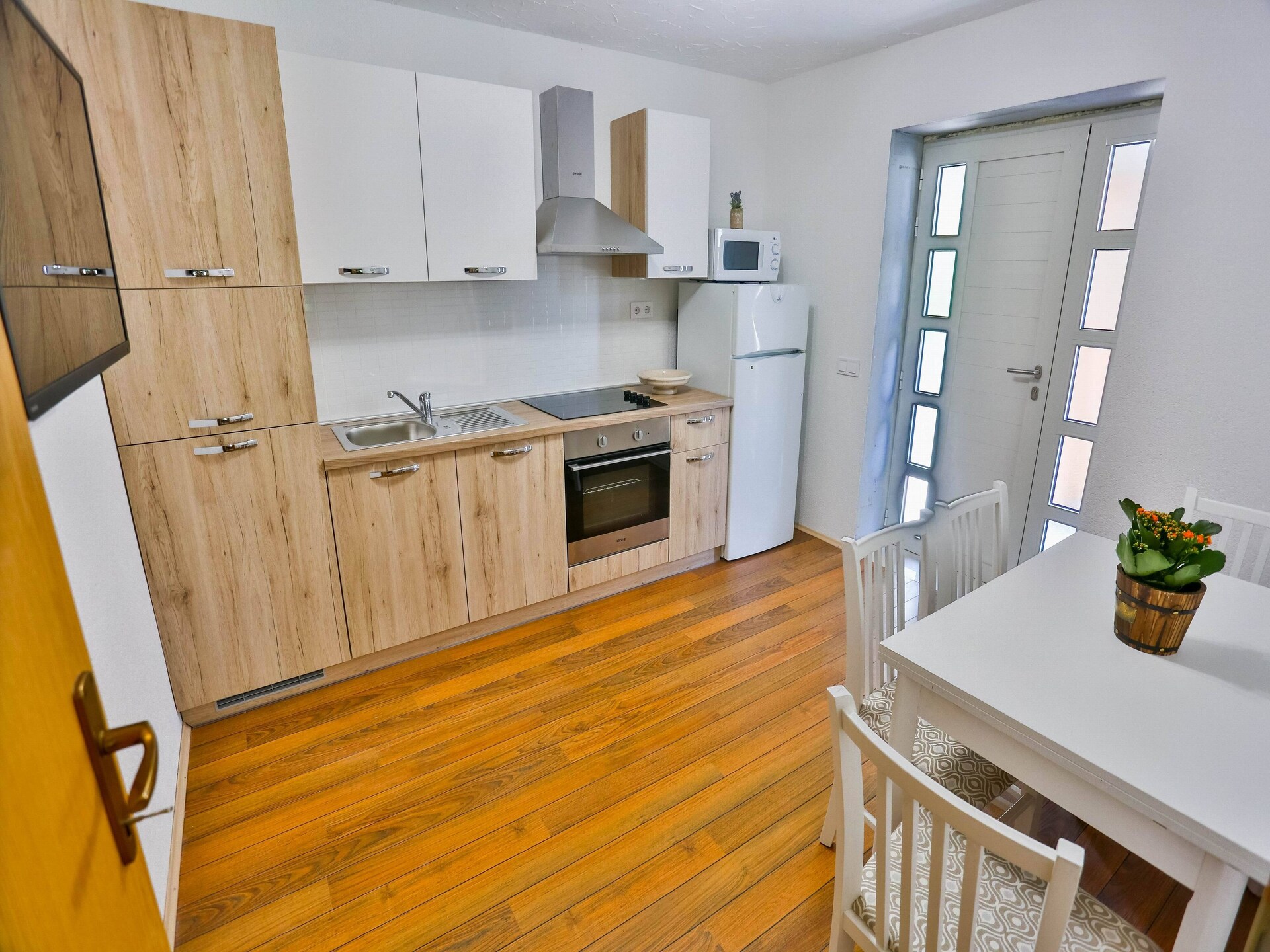 4-persoons appartement met tuin bij het strand in Sutivan - foto 2