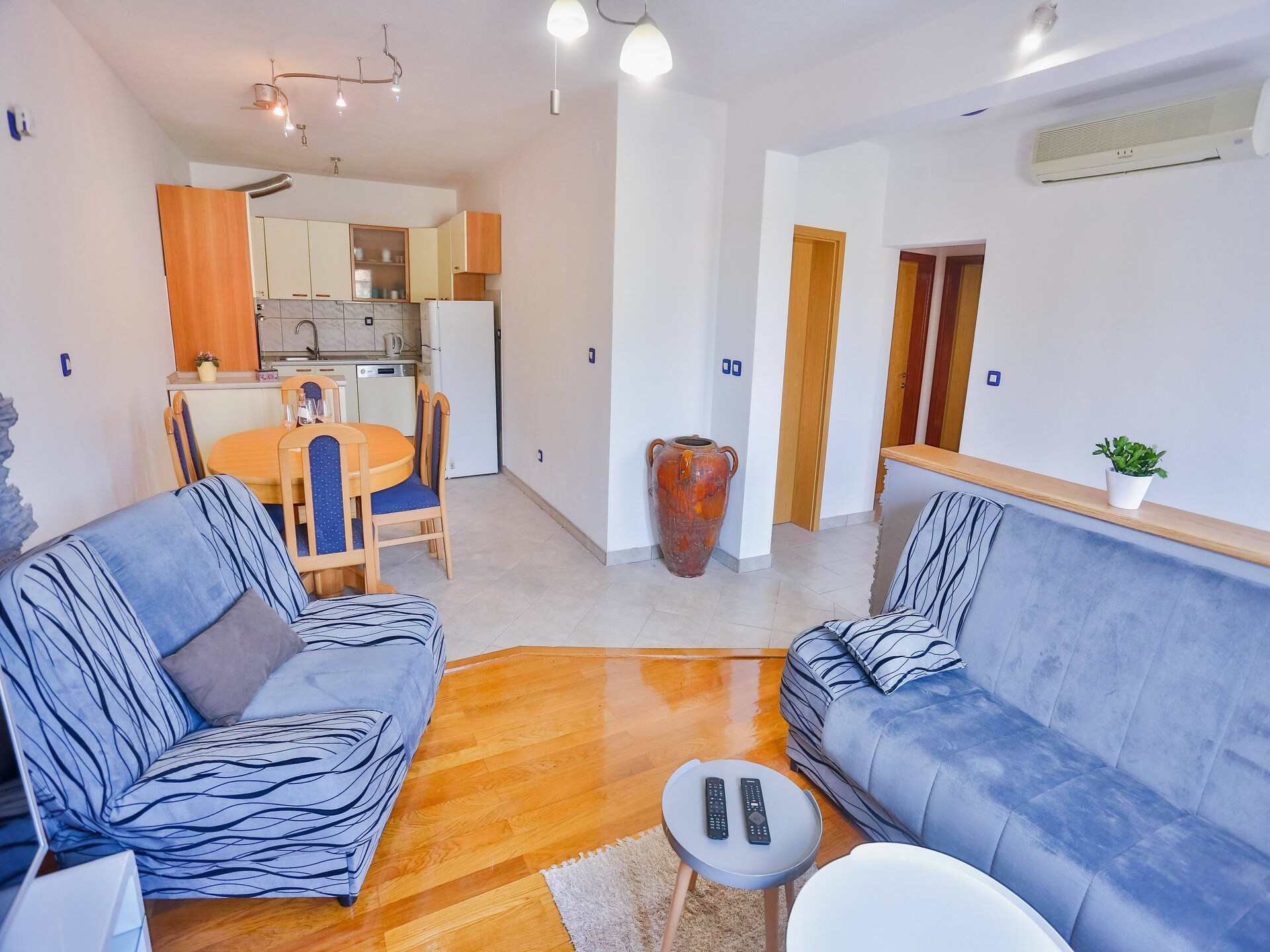 Aan het strand: Ruim appartement met tuin in Sutivan - foto 2