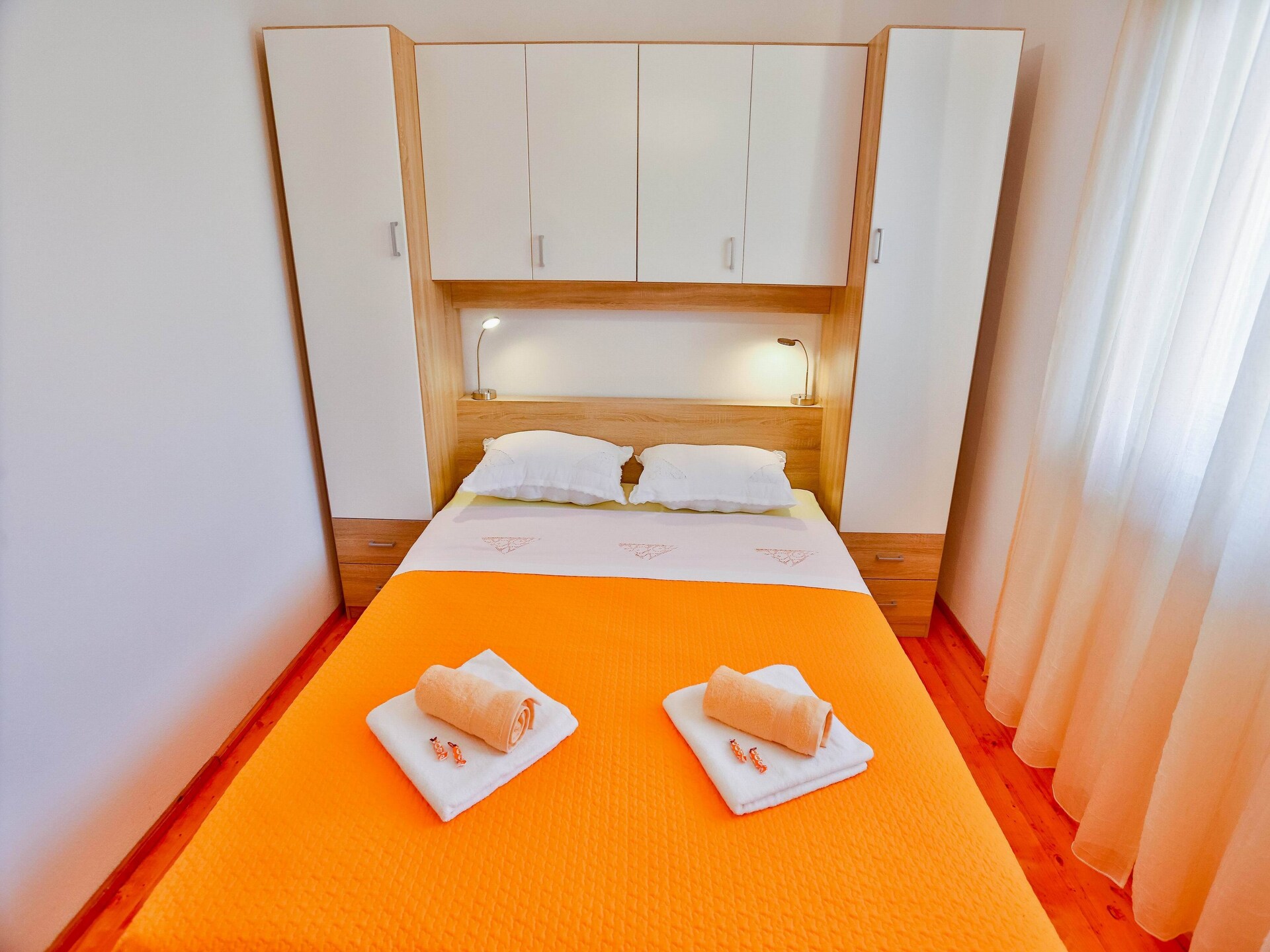 Aan het strand: Ruim appartement met tuin in Sutivan - foto 13