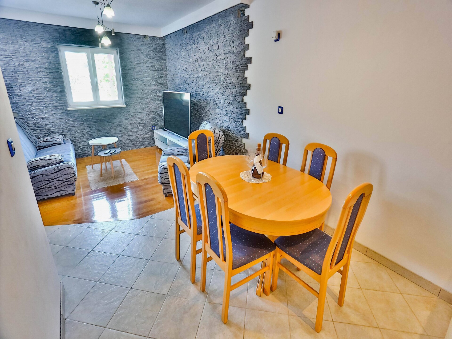 Aan het strand: Ruim appartement met tuin in Sutivan - foto 5