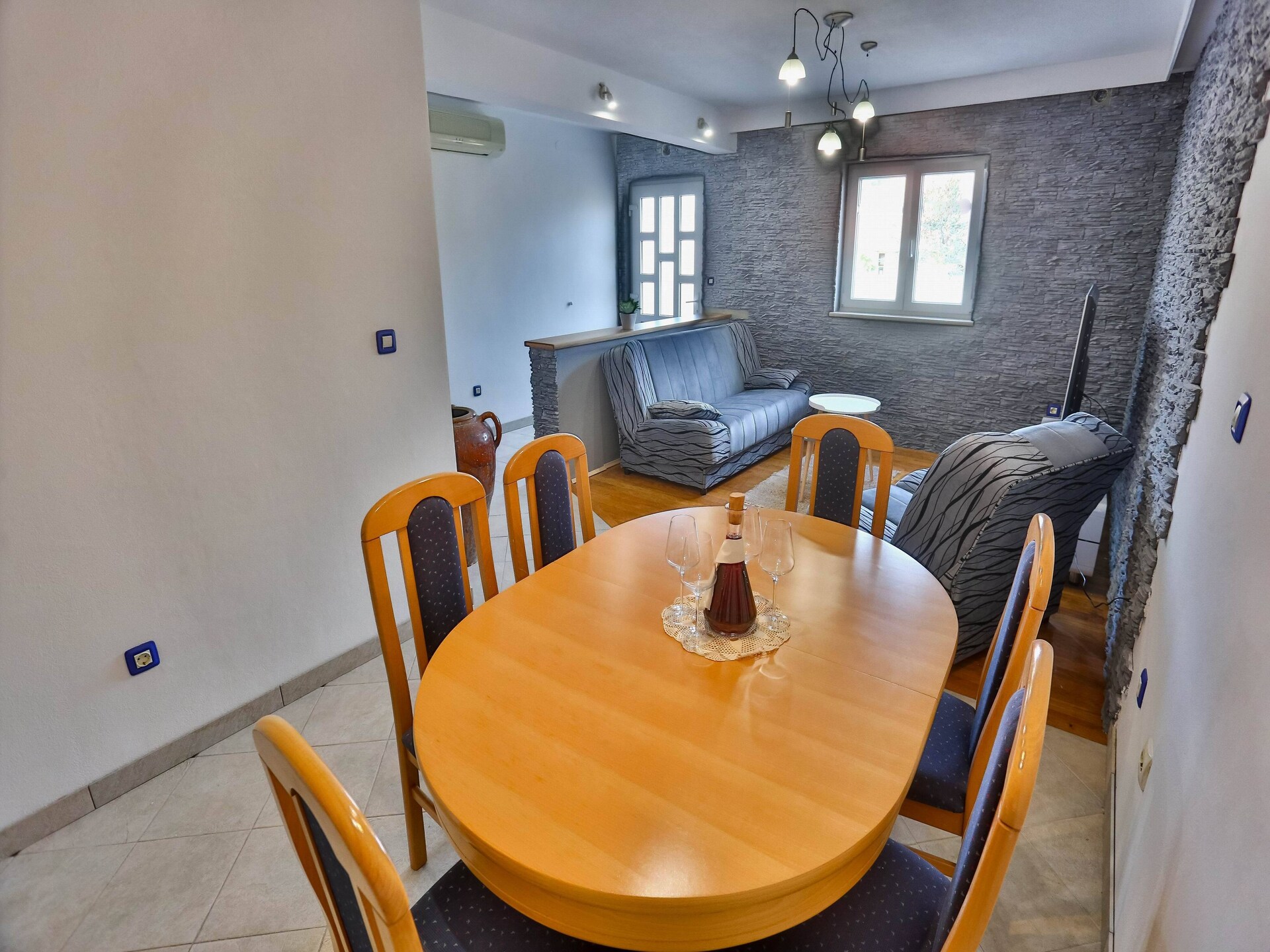 Aan het strand: Ruim appartement met tuin in Sutivan - foto 4