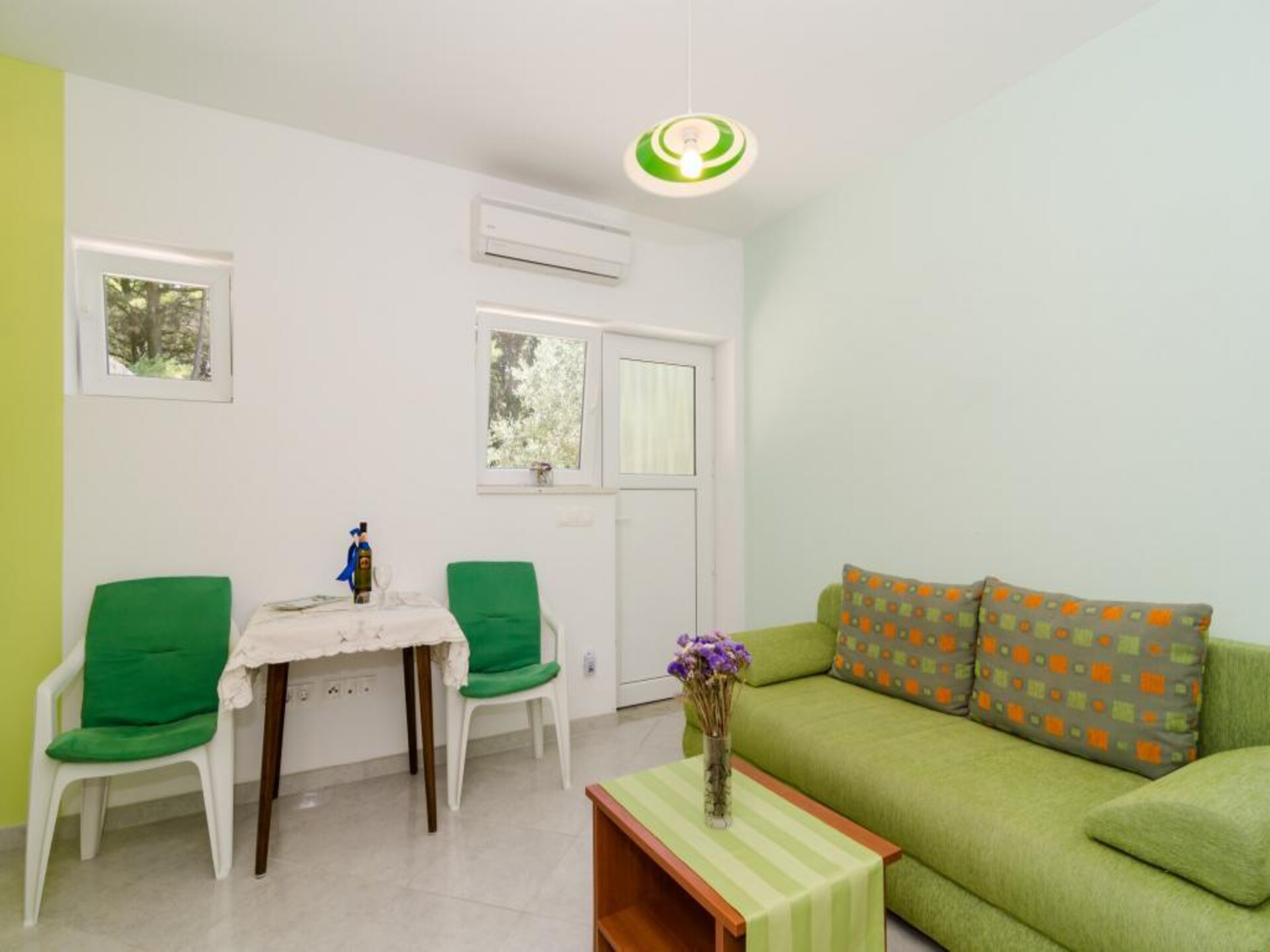 Rustiek appartement met terras en tuinzicht op loopafstand van strand - foto 6