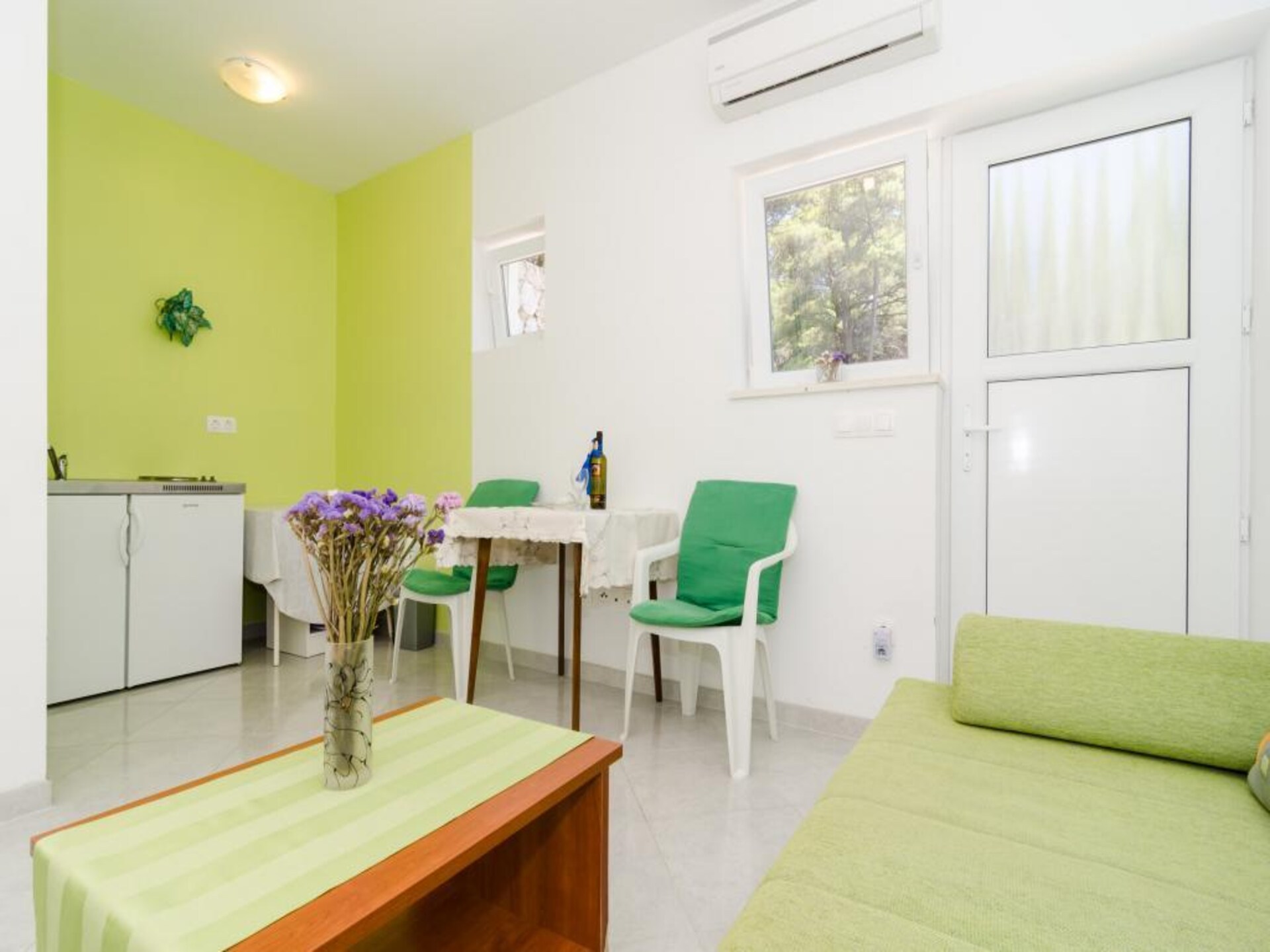 Rustiek appartement met terras en tuinzicht op loopafstand van strand - foto 7