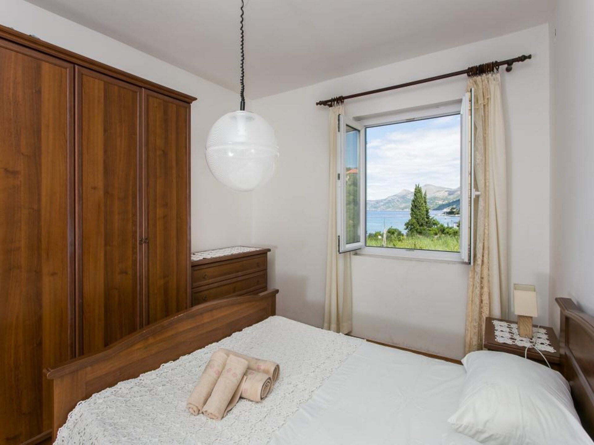 Ruim appartement met zeezicht en terras op autovrij eiland Koločep - foto 13