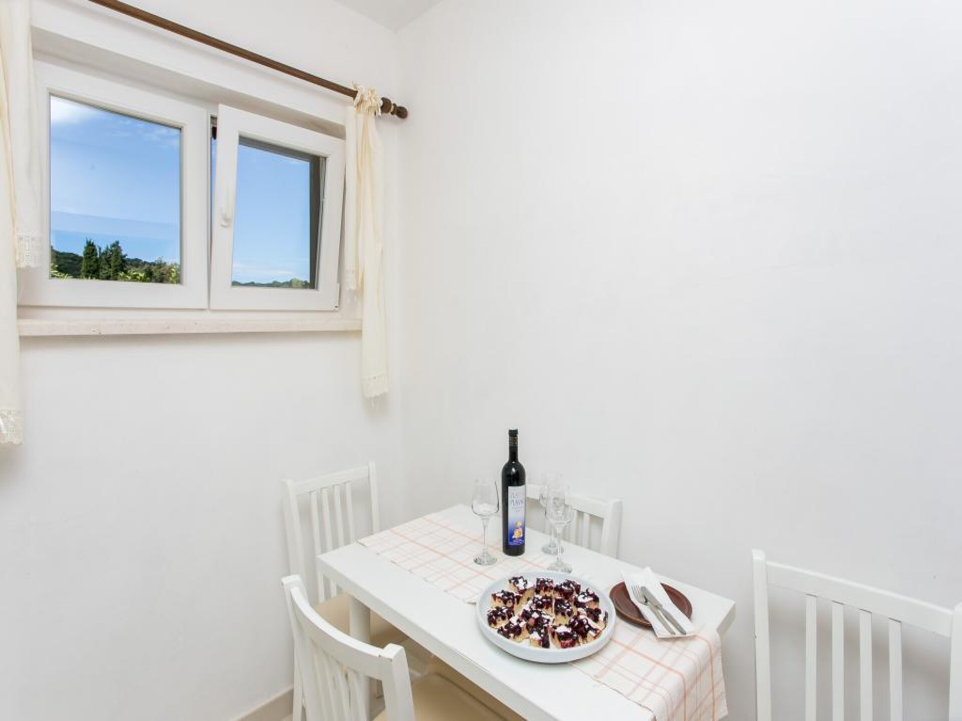 Ruim appartement met zeezicht en terras op autovrij eiland Koločep - foto 4