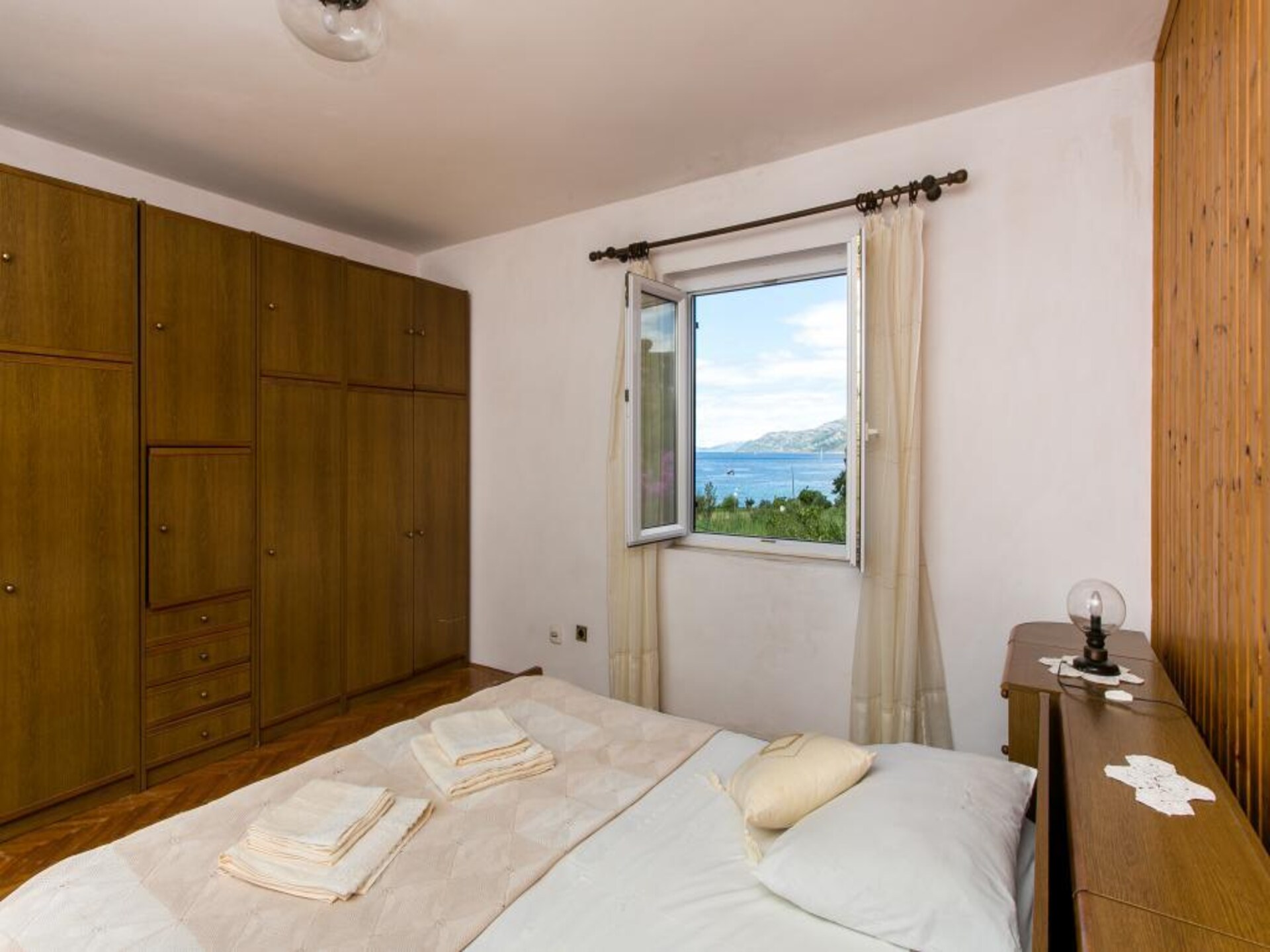 Ruim appartement met zeezicht en terras op autovrij eiland Koločep - foto 11