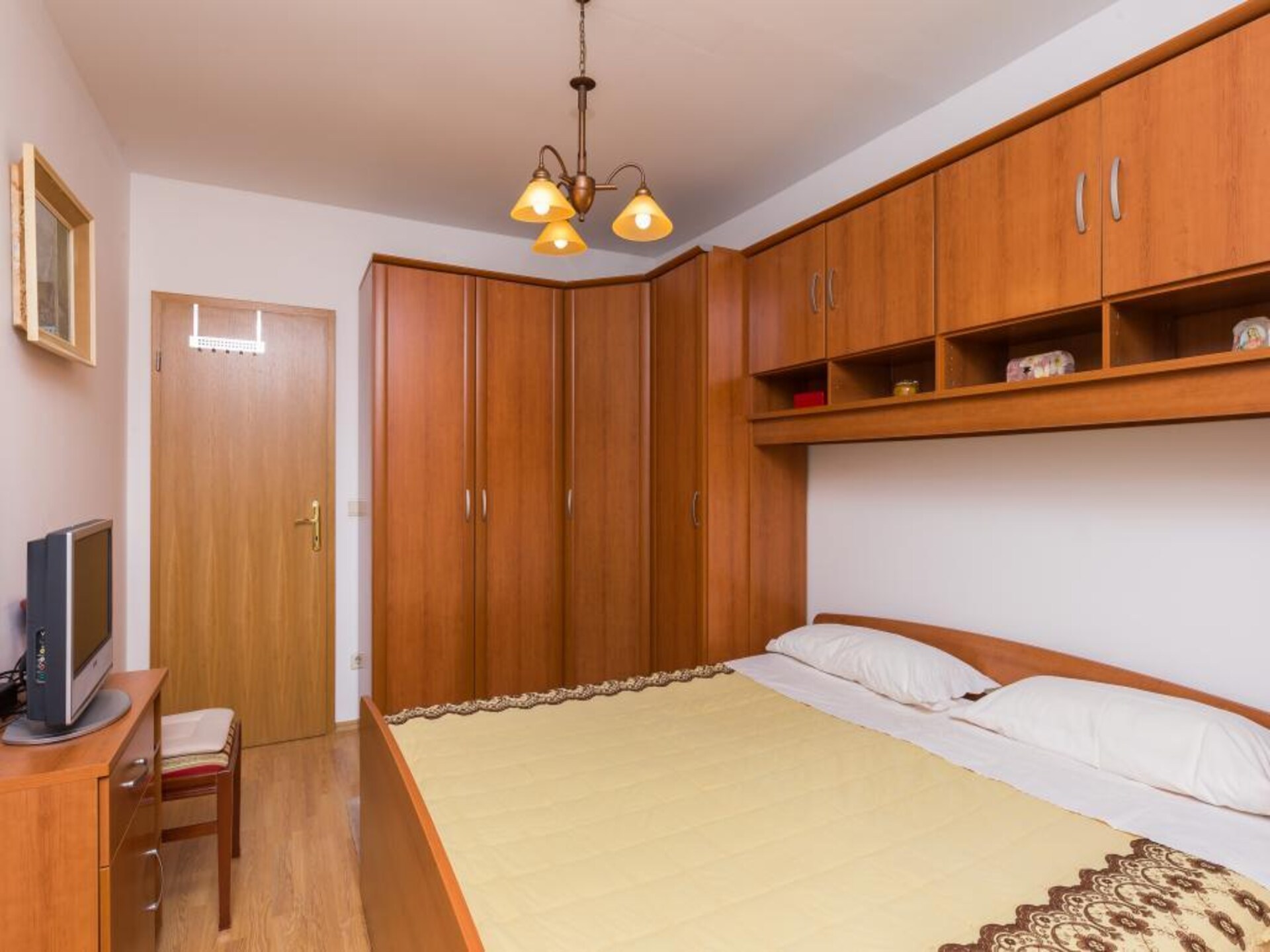 Rustiek appartement met balkon en tuinzicht op 500m van het strand in Mlini - foto 8