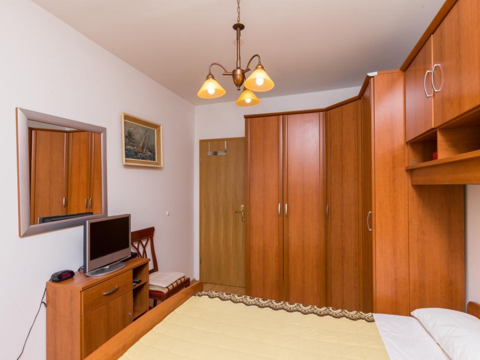 Rustiek appartement met balkon en tuinzicht op 500m van het strand in Mlini - foto 13