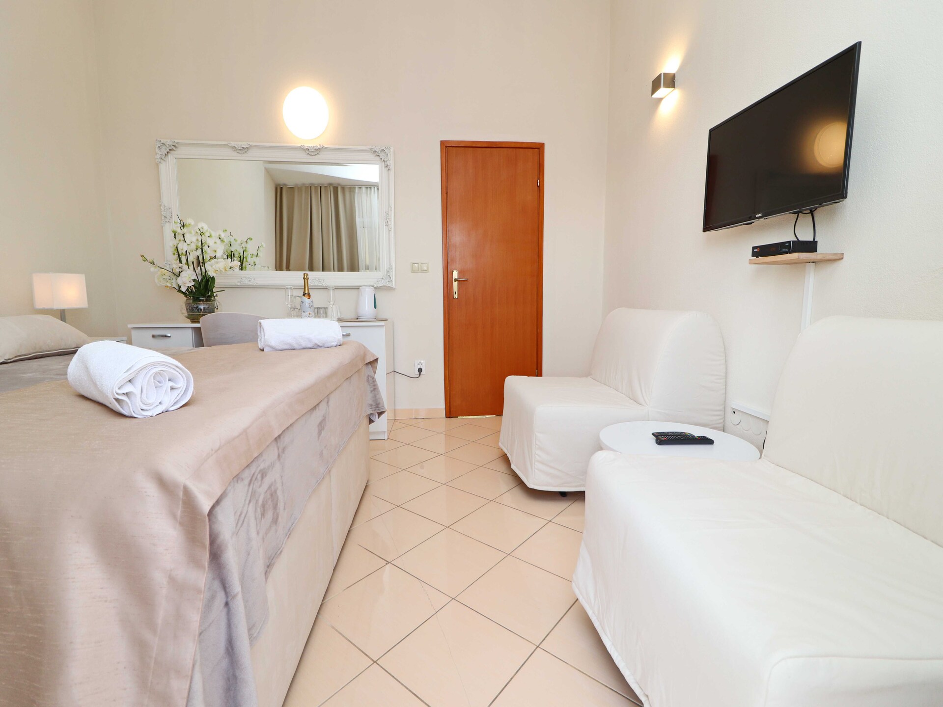 Ruime 2-kamer suite met balkon en zeezicht in Orebic - foto 9