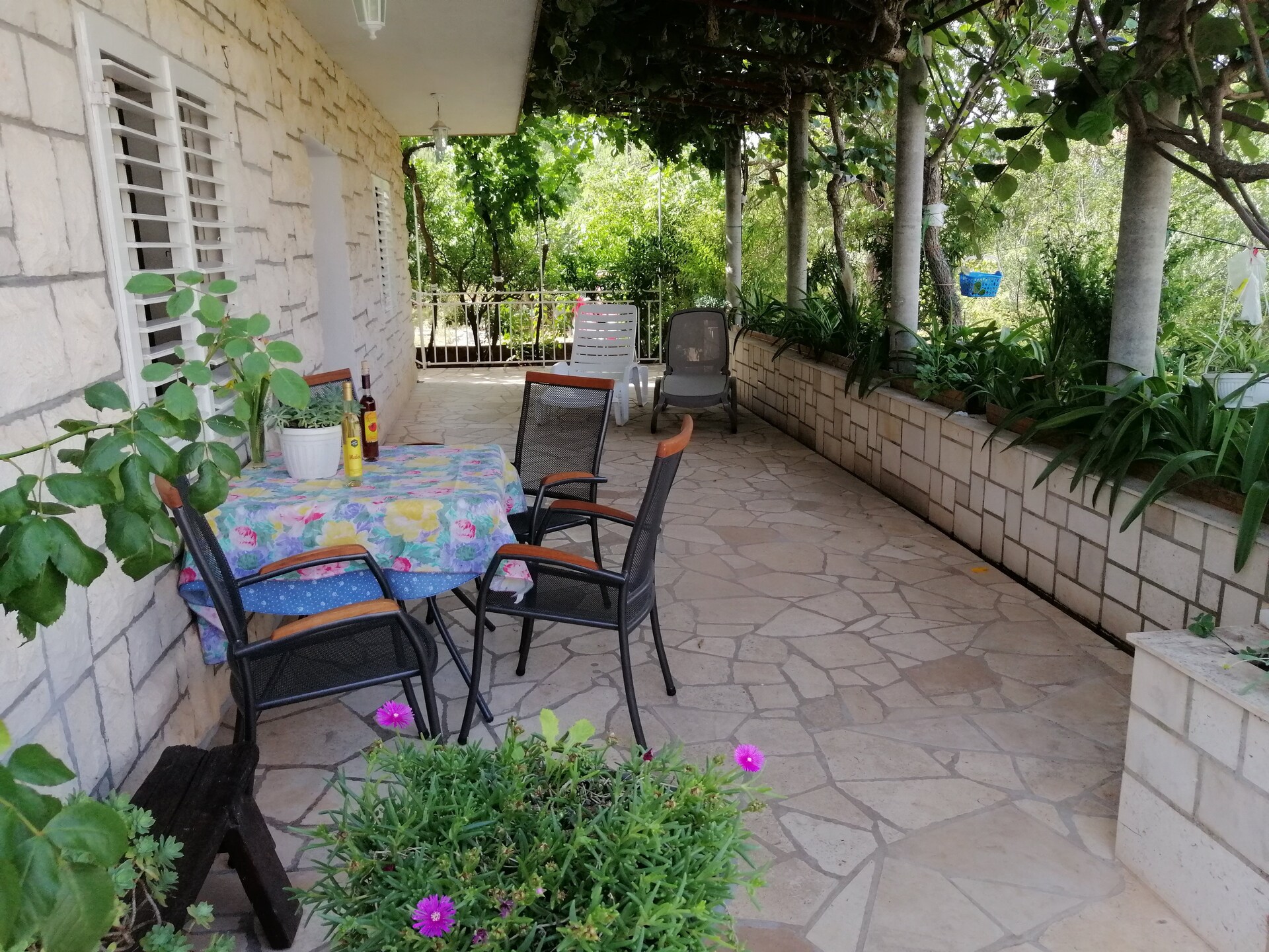 Knus appartement voor 2 met tuinterras op loopafstand van Korčula - foto 10