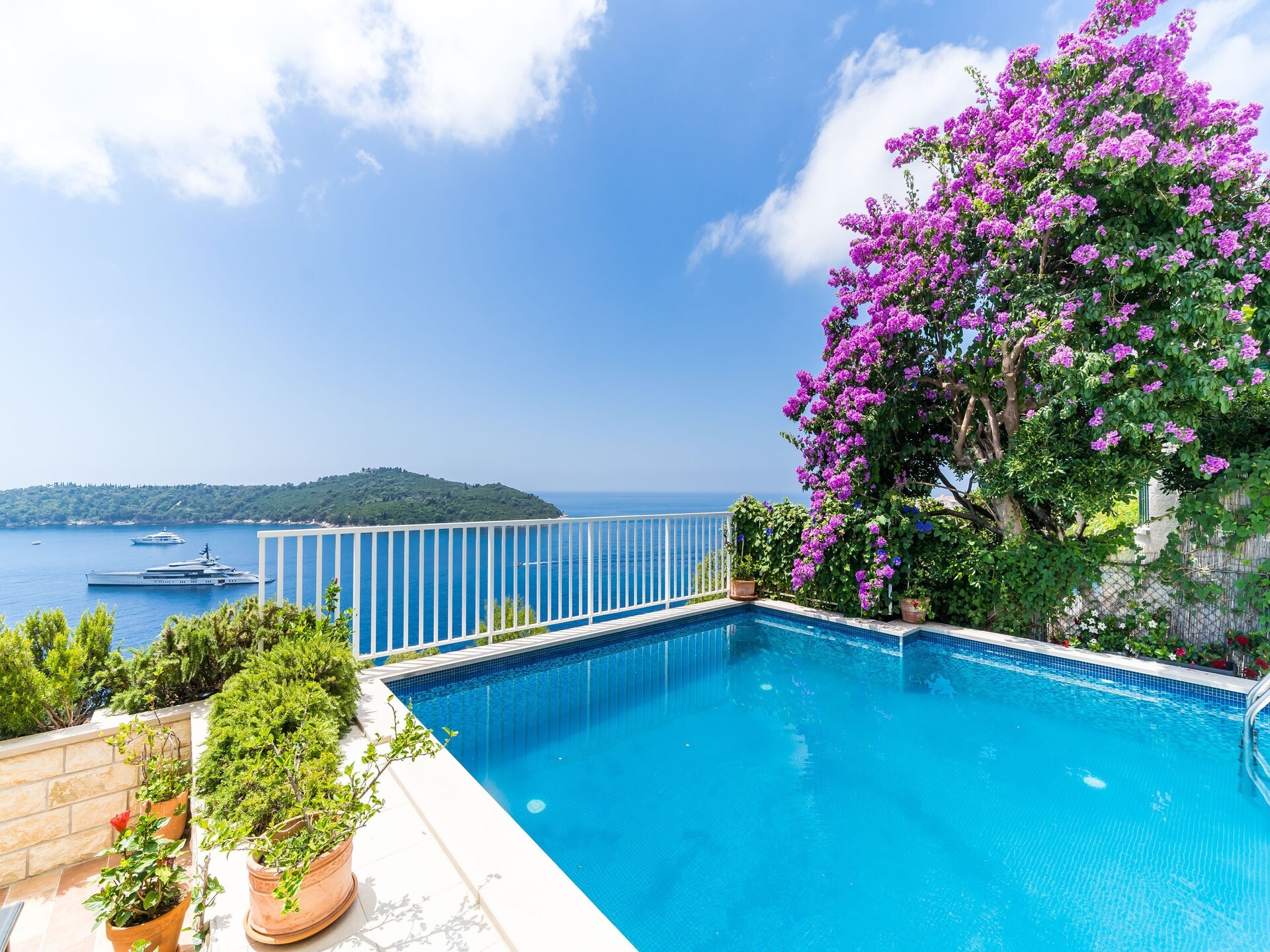 Villa Adrian: Ruim vakantiehuis met privézwembad en uitzicht op zee bij Dubrovnik - foto 1