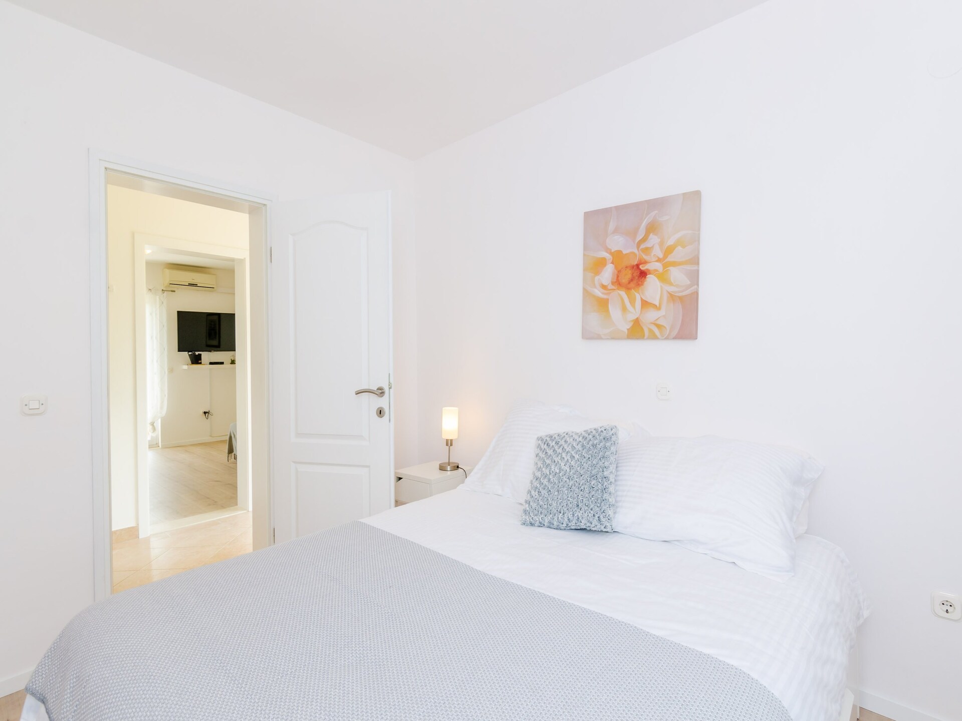 Comfortabel appartement met terras en gedeeltelijk zeezicht in Mlini - foto 9