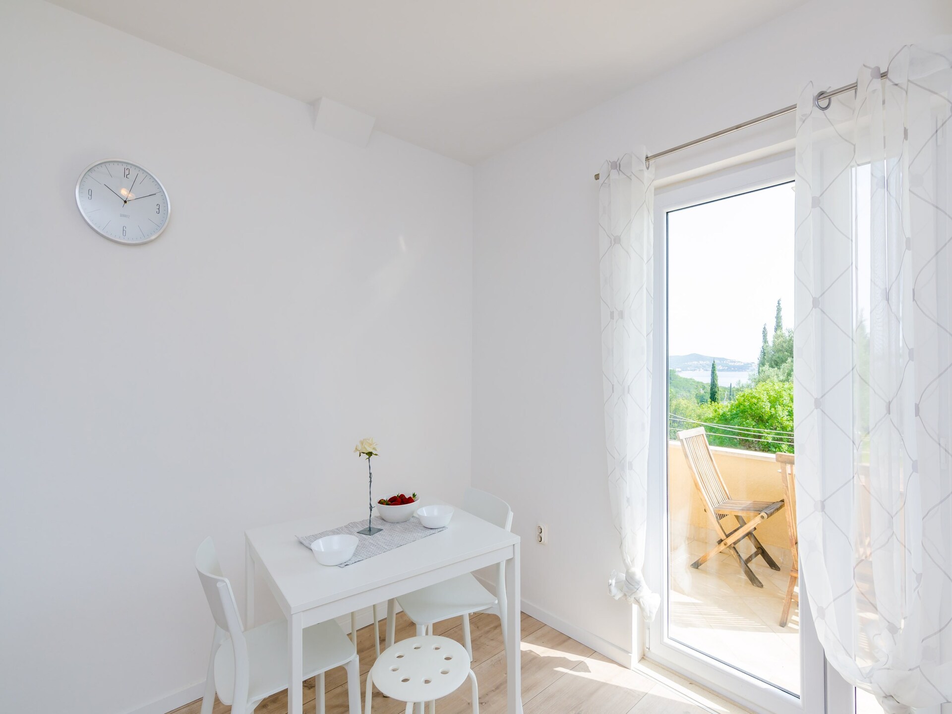 Comfortabel appartement met terras en gedeeltelijk zeezicht in Mlini - foto 4