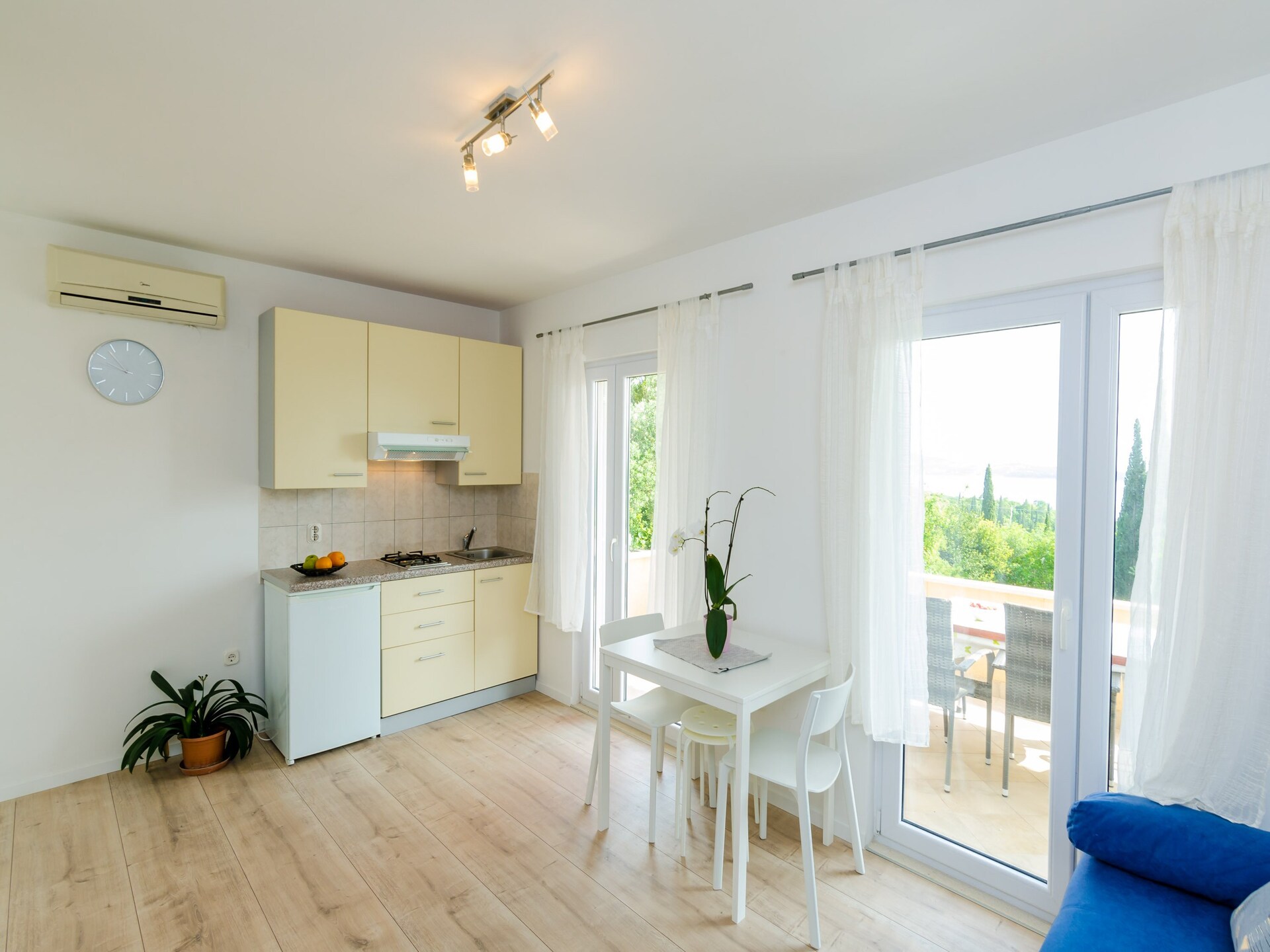 4-persoons appartement in Mlini met terras en gedeeld terras - foto 3