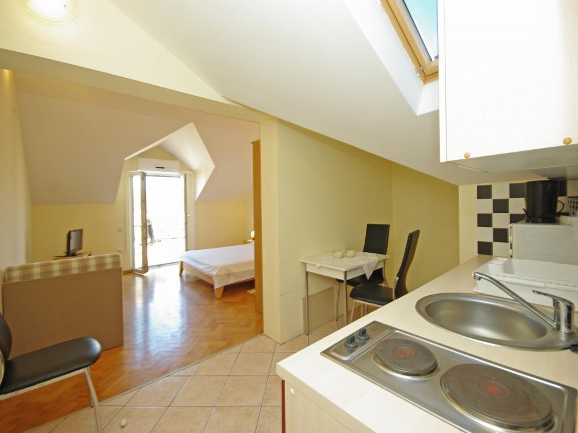 3-persoons appartement aan het strand in Sumartin - foto 3