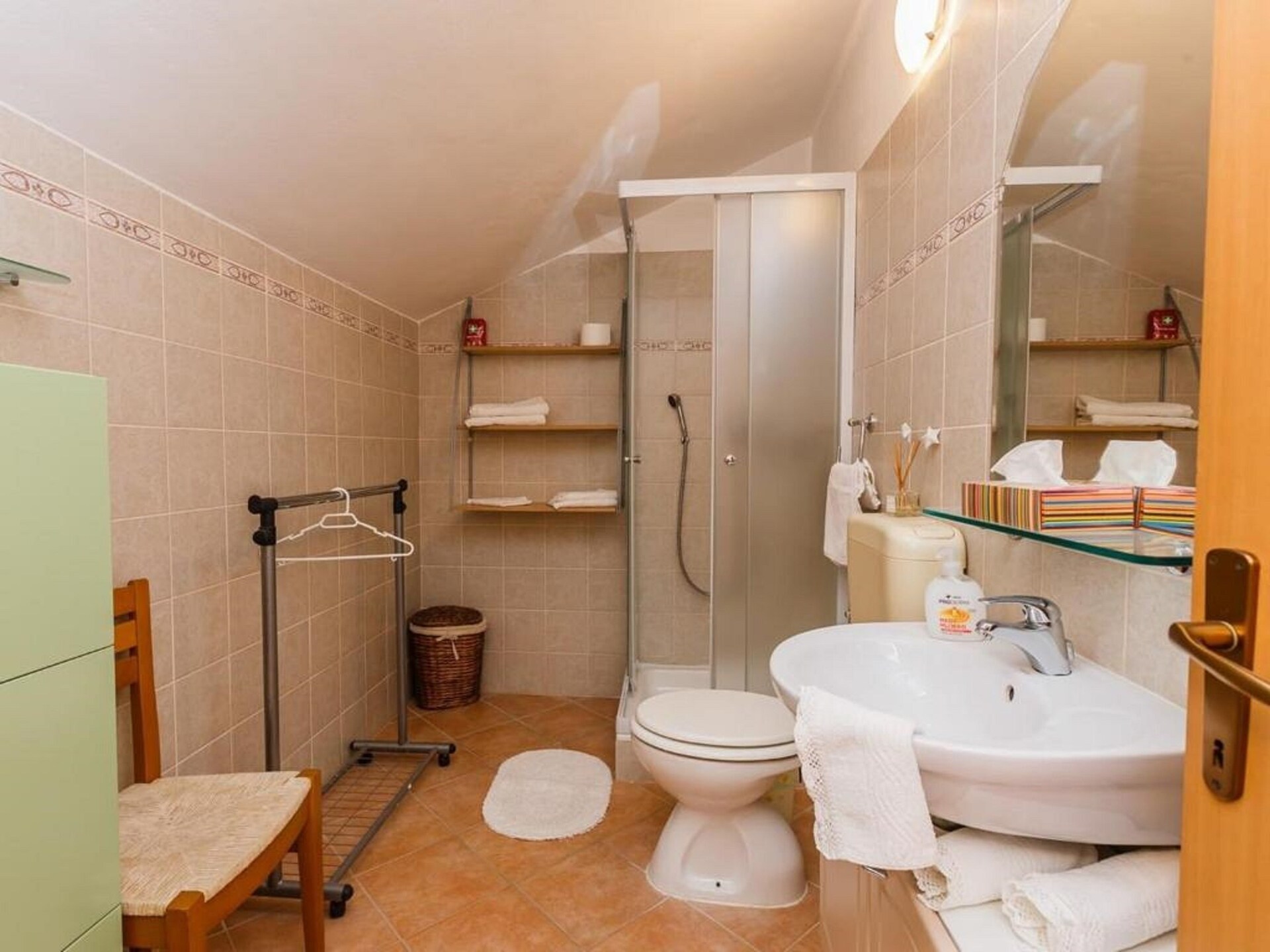 Knus appartement met terras op 400m van het strand in Supetar, Brač - foto 10