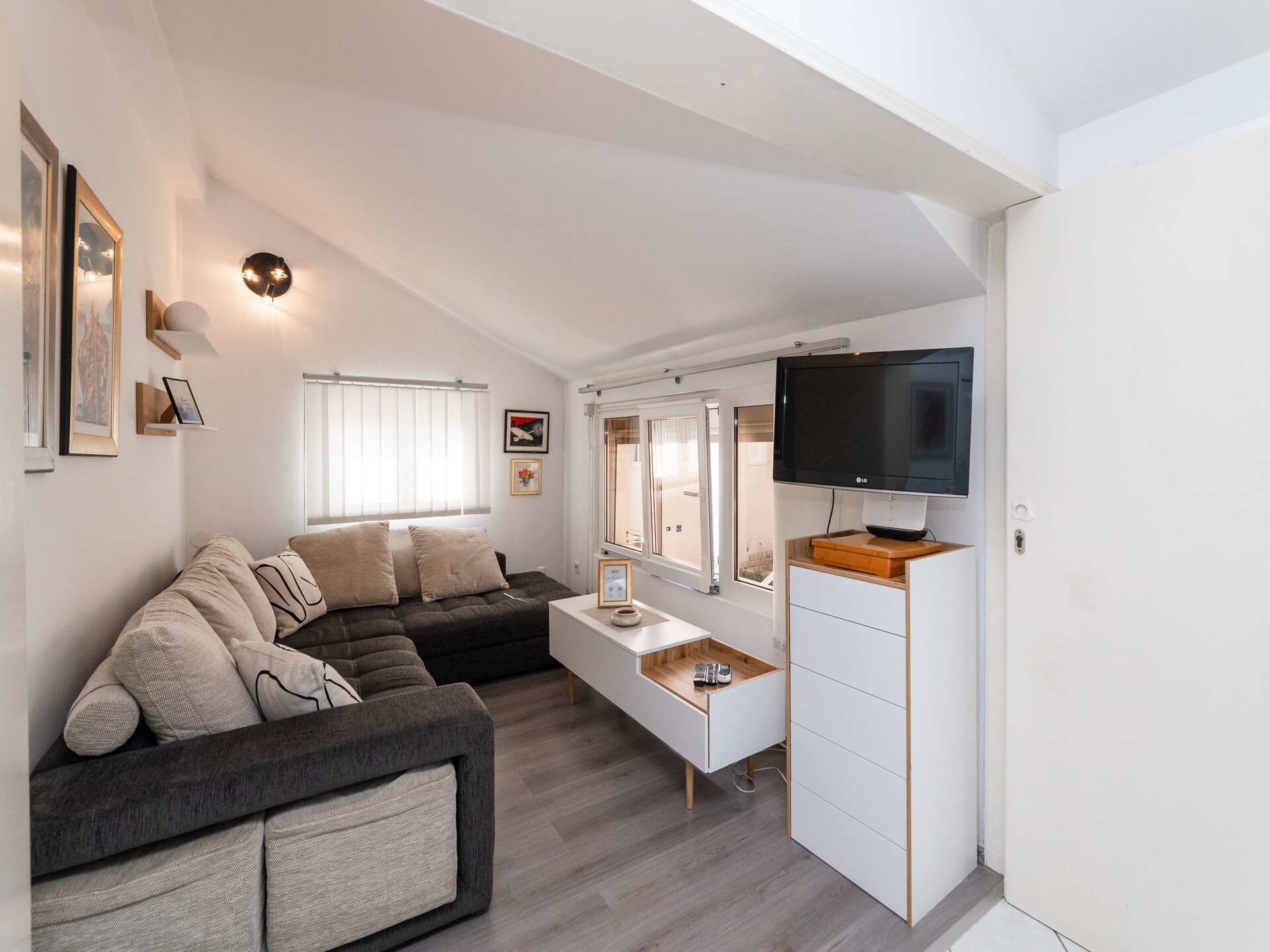 Comfortabel appartement met zonnig terras, 400 meter van zee in Supetar - foto 2